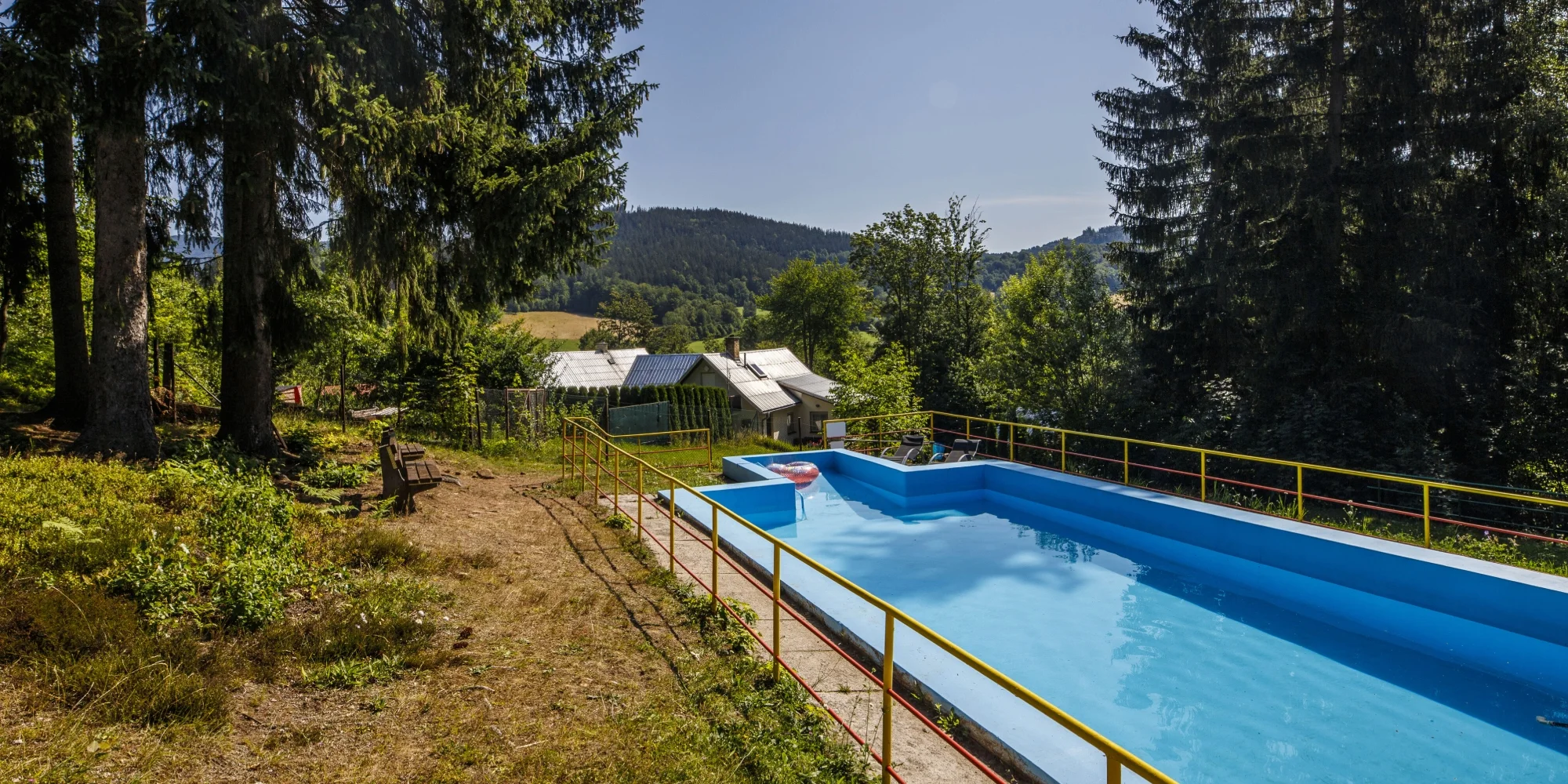 Horský hotel v Beskydech: snídaně, neomezeně dva bazény i sauna