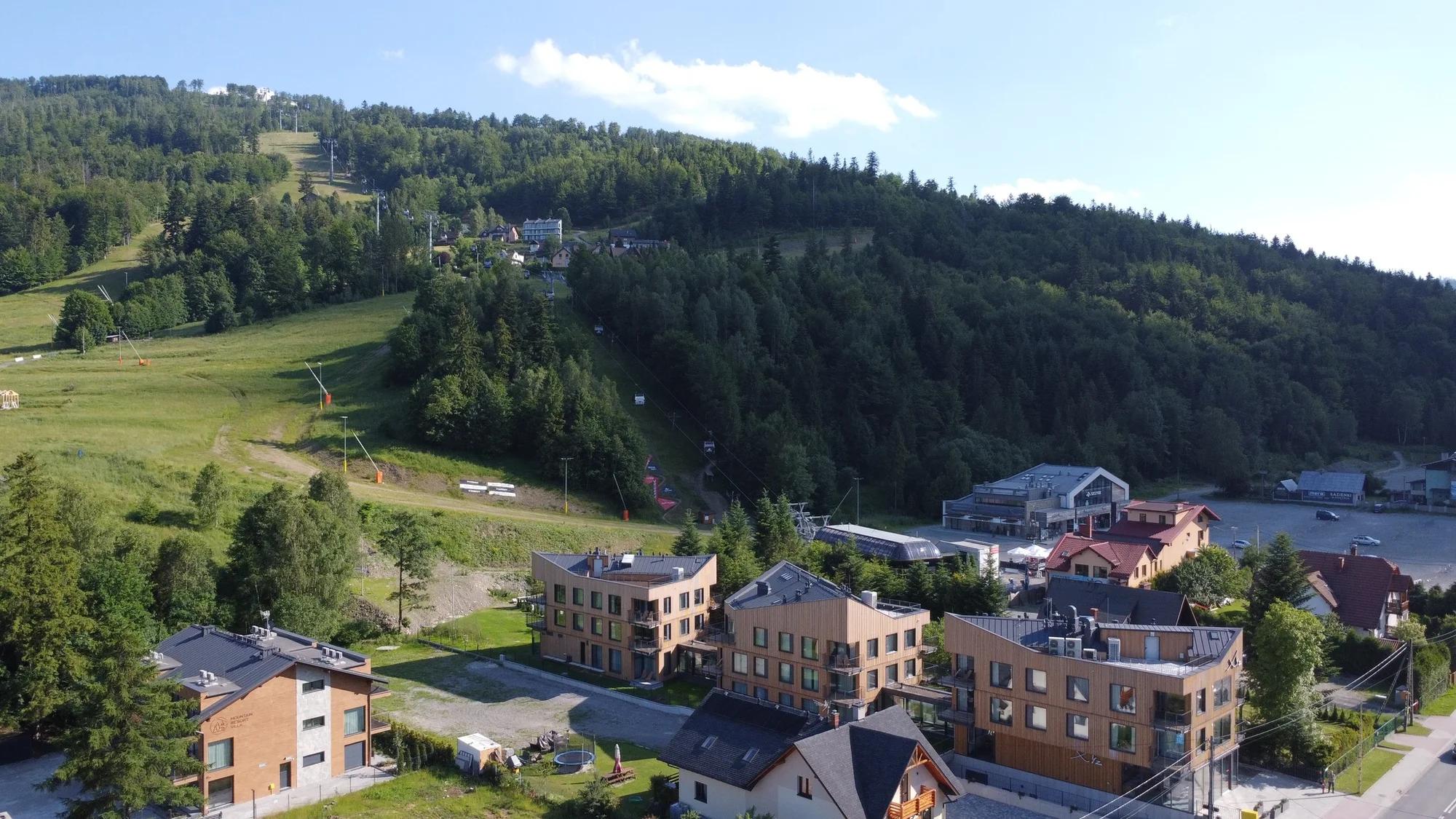 Apartmány přímo u vrchu Szczyrk: neomezený vstup do wellness, víno i snídaně