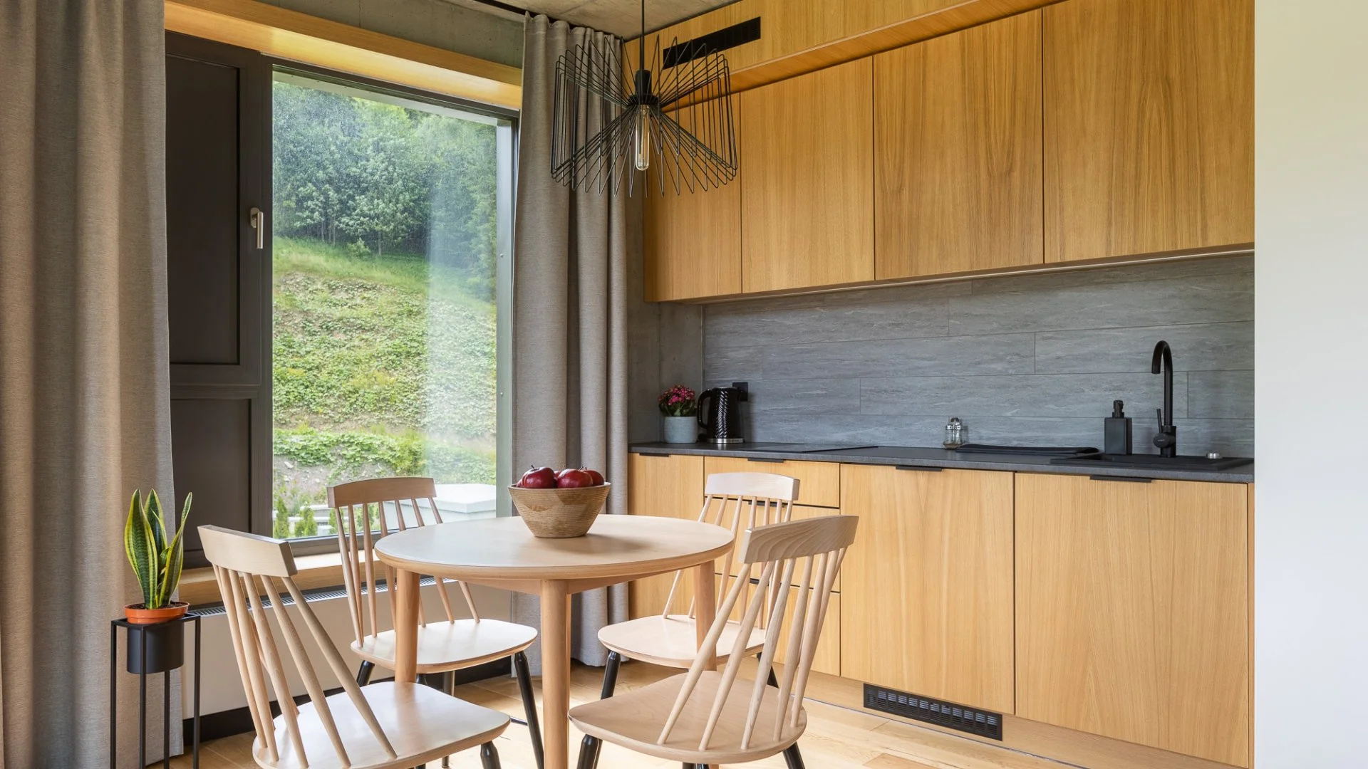 Apartmány přímo u vrchu Szczyrk: neomezený vstup do wellness, víno i snídaně
