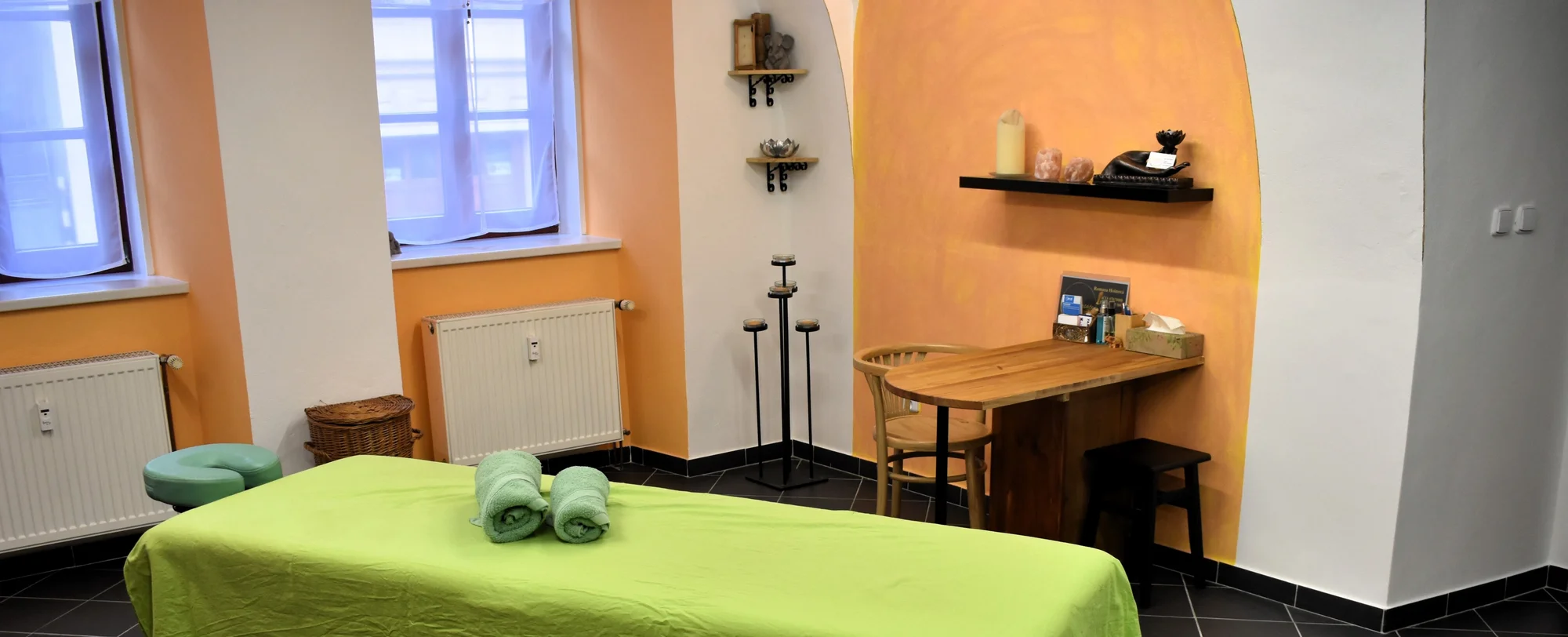 Baňky,masáž zad, šíje, celého těla i komplexní reflexní terapie: 45-105 min. relaxu
