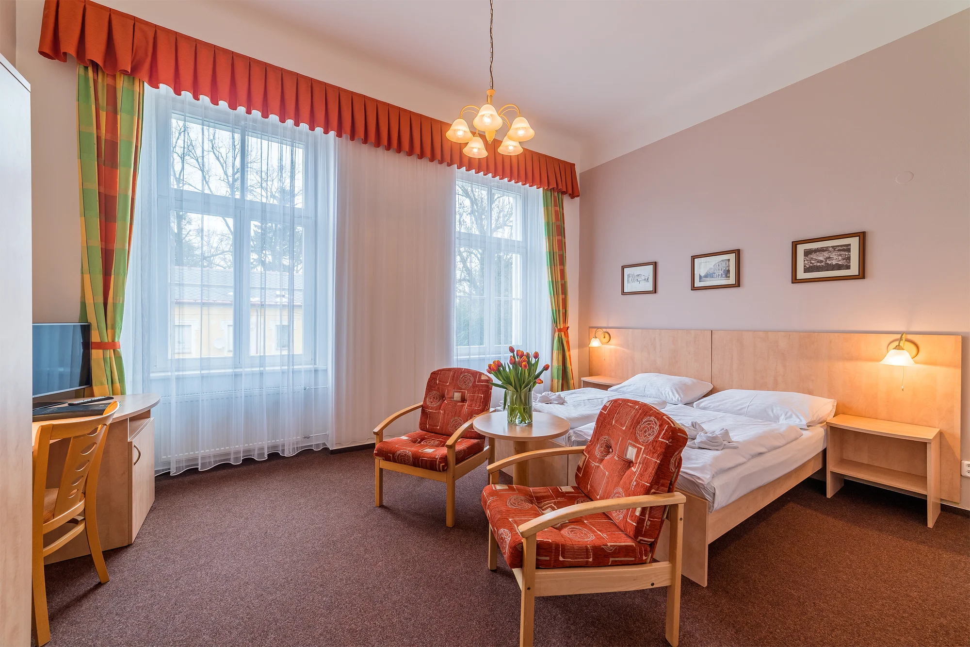 Františkovy Lázně: snídaně či polopenze, vstupy do Aquafora i procedury přímo v hotelu