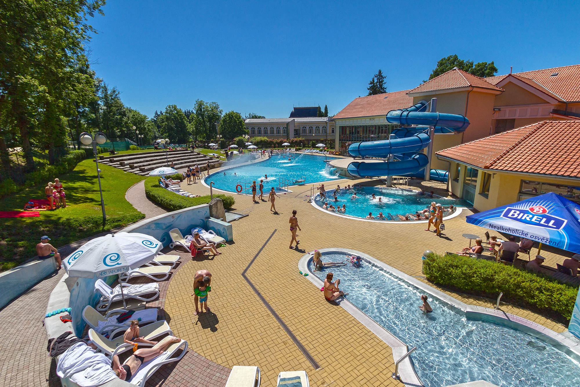 Františkovy Lázně: snídaně či polopenze, vstupy do Aquafora i procedury přímo v hotelu