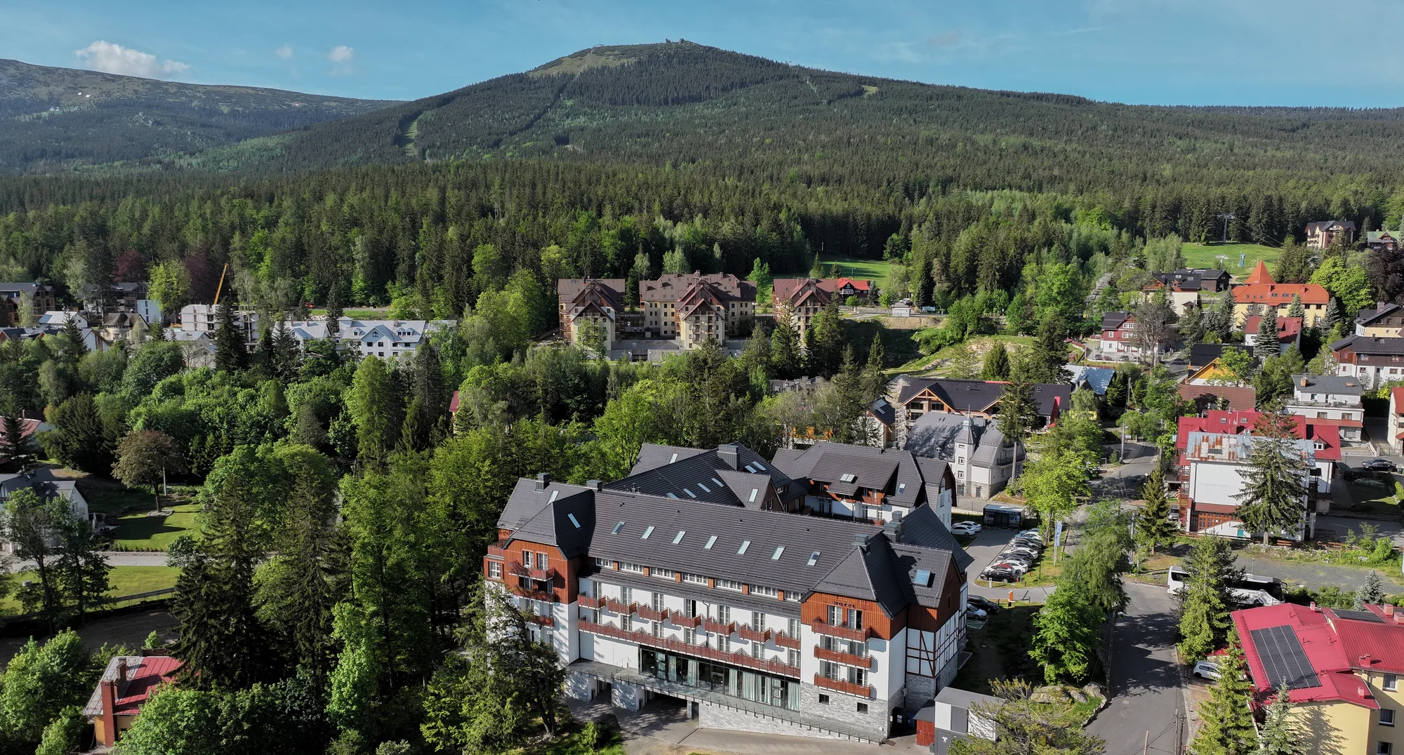 Moderní hotel ve Sklářské Porubě v polských Krkonoších: neomezený wellness a polopenze
