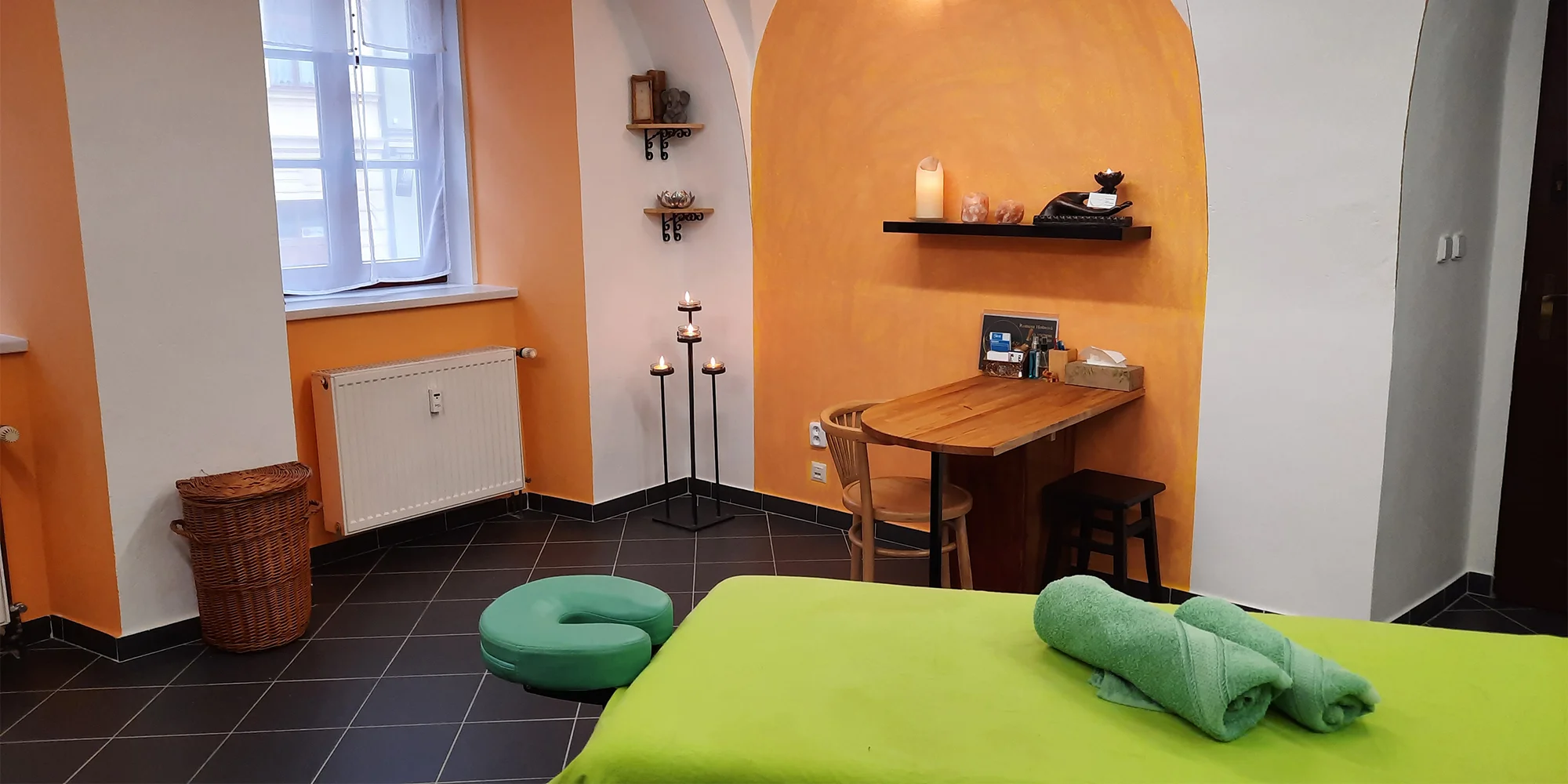 Baňky,masáž zad, šíje, celého těla i komplexní reflexní terapie: 45-105 min. relaxu