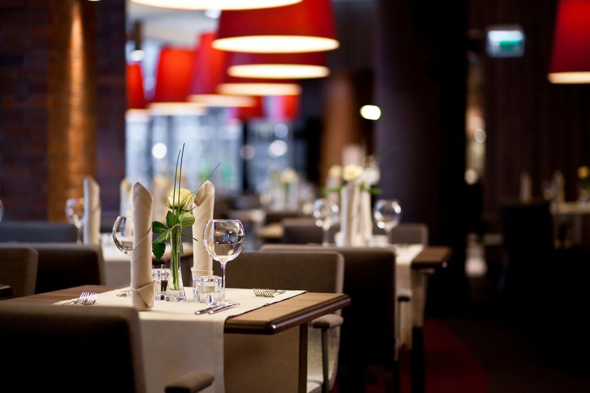 Moderní hotel v centru města Bielsko-Biała blízko u vlakového nádraží: snídaně i polopenze