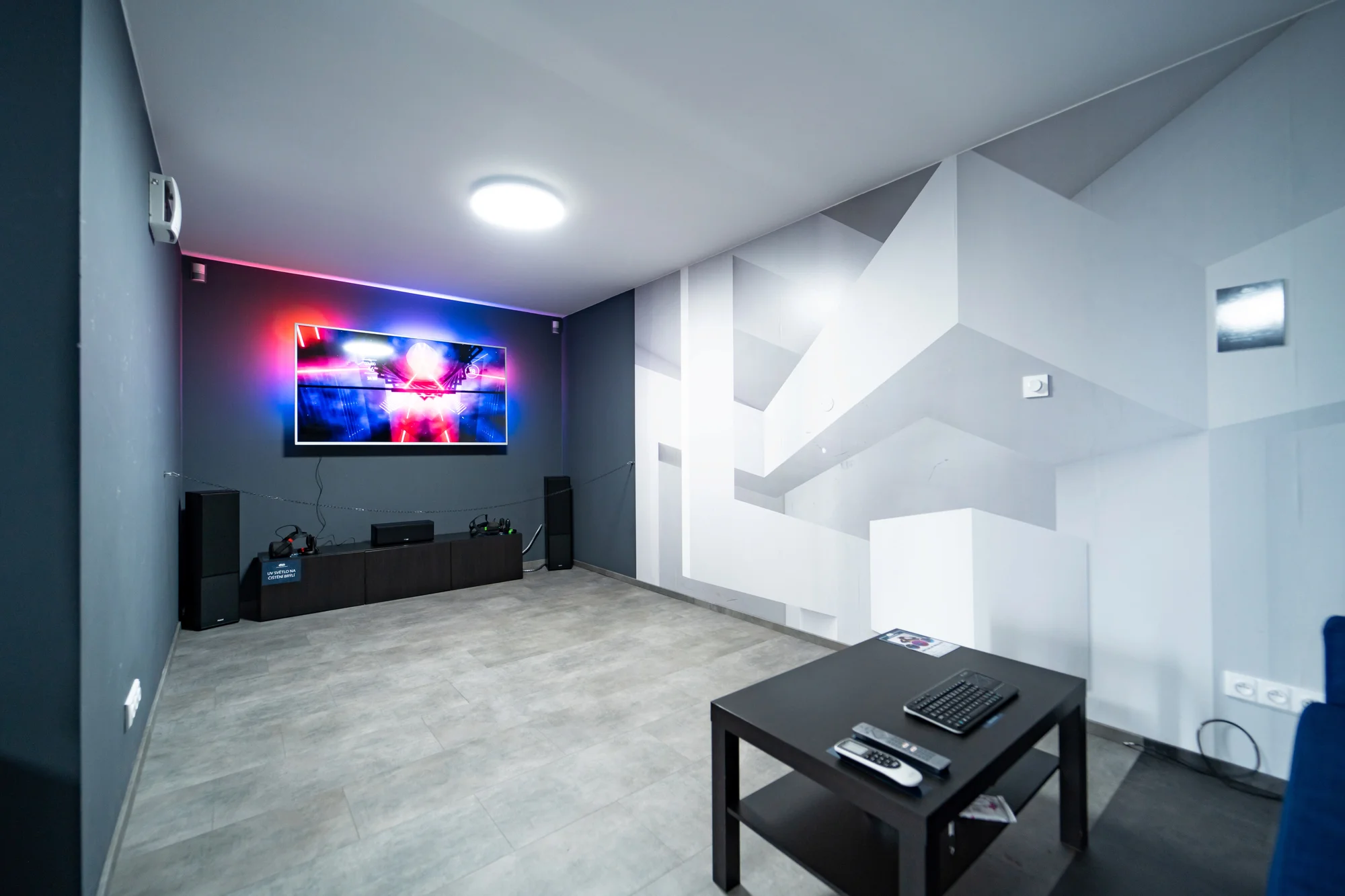 Závodní dráha i vesmír: 60 minut až 5 hodin ve studiu virtuální reality