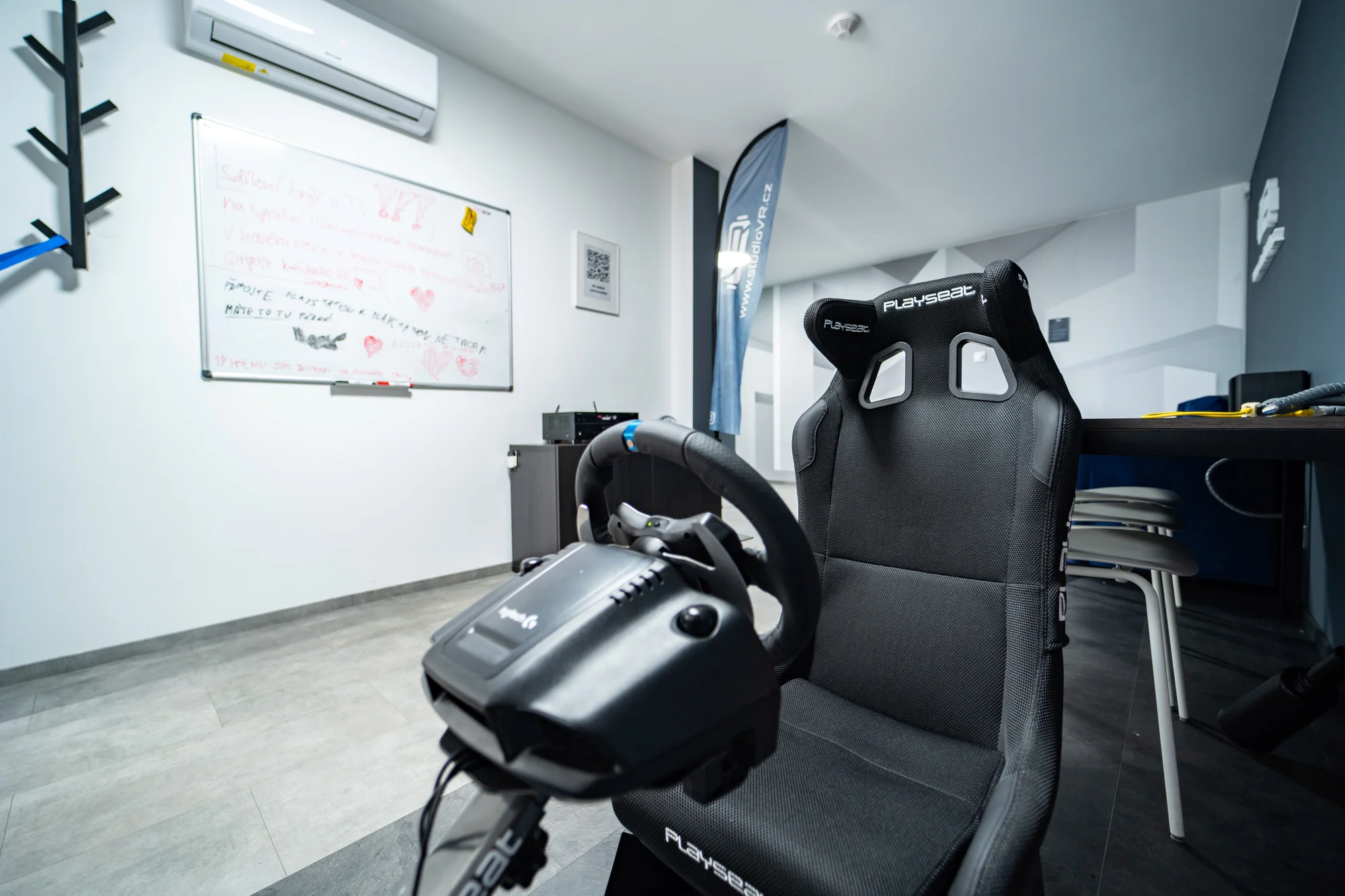 Závodní dráha i vesmír: 60 minut až 5 hodin ve studiu virtuální reality