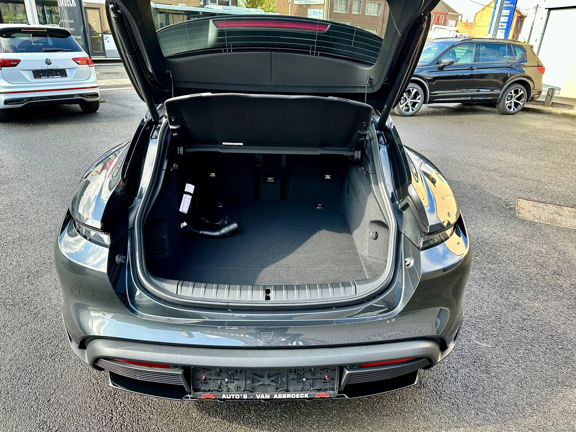 Elektrické Porsche Taycan Cross Turismo 4s: spolujízda i řízení