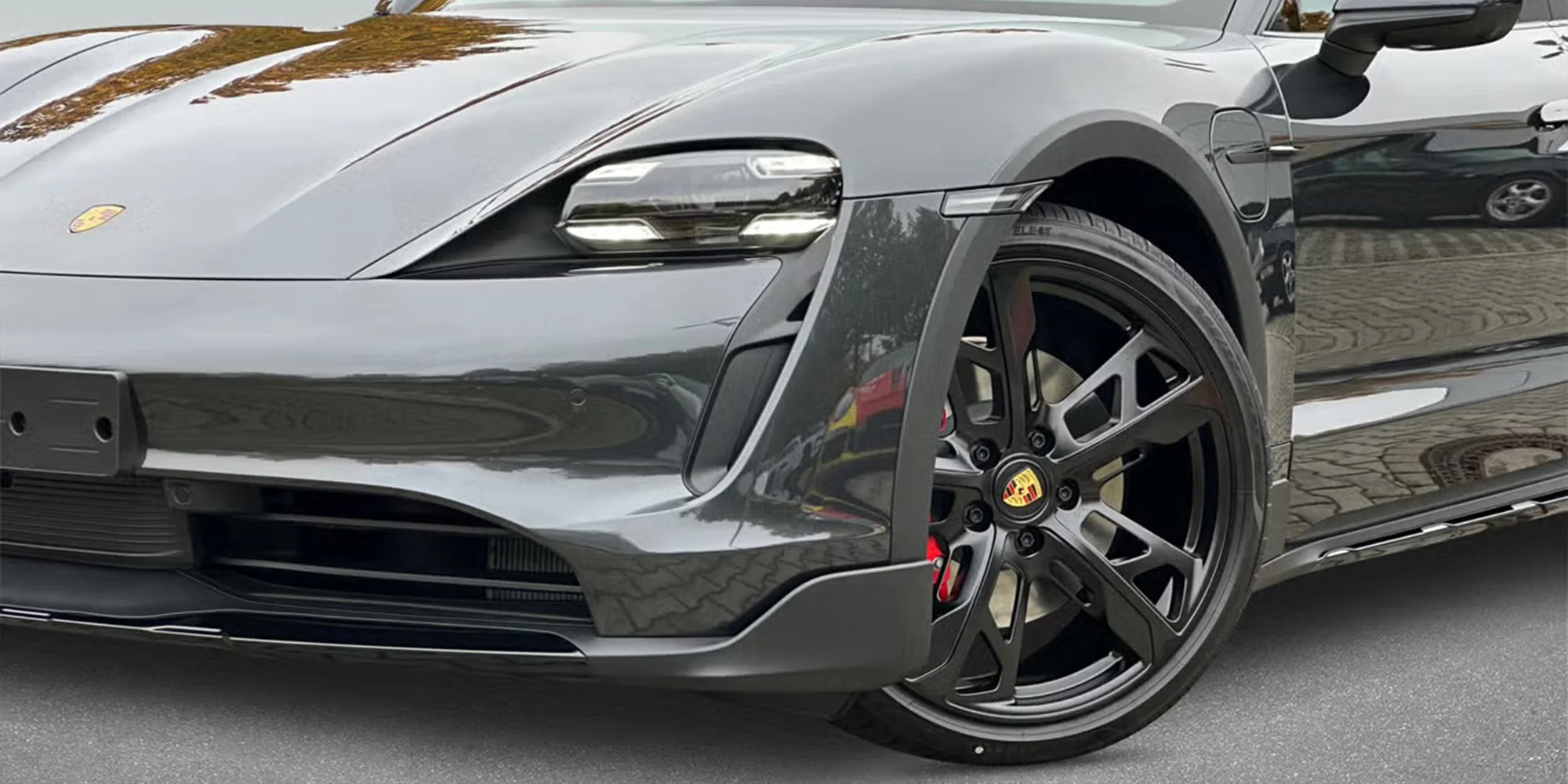 Elektrické Porsche Taycan Cross Turismo 4s: spolujízda i řízení
