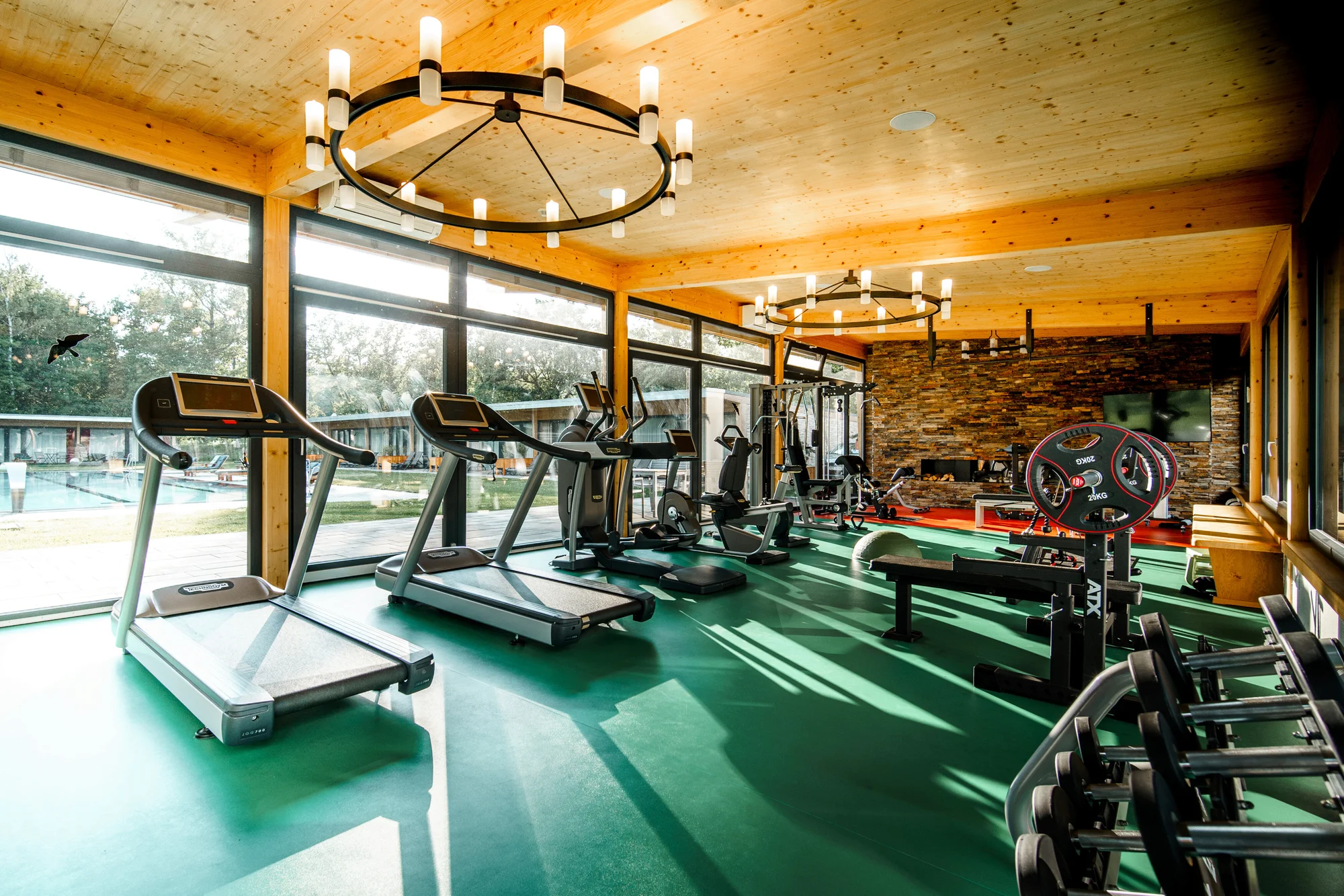 Luxusní přírodní resort: tyrolská sauna, skvělé snídaně, možnost chaletu s vířivkou