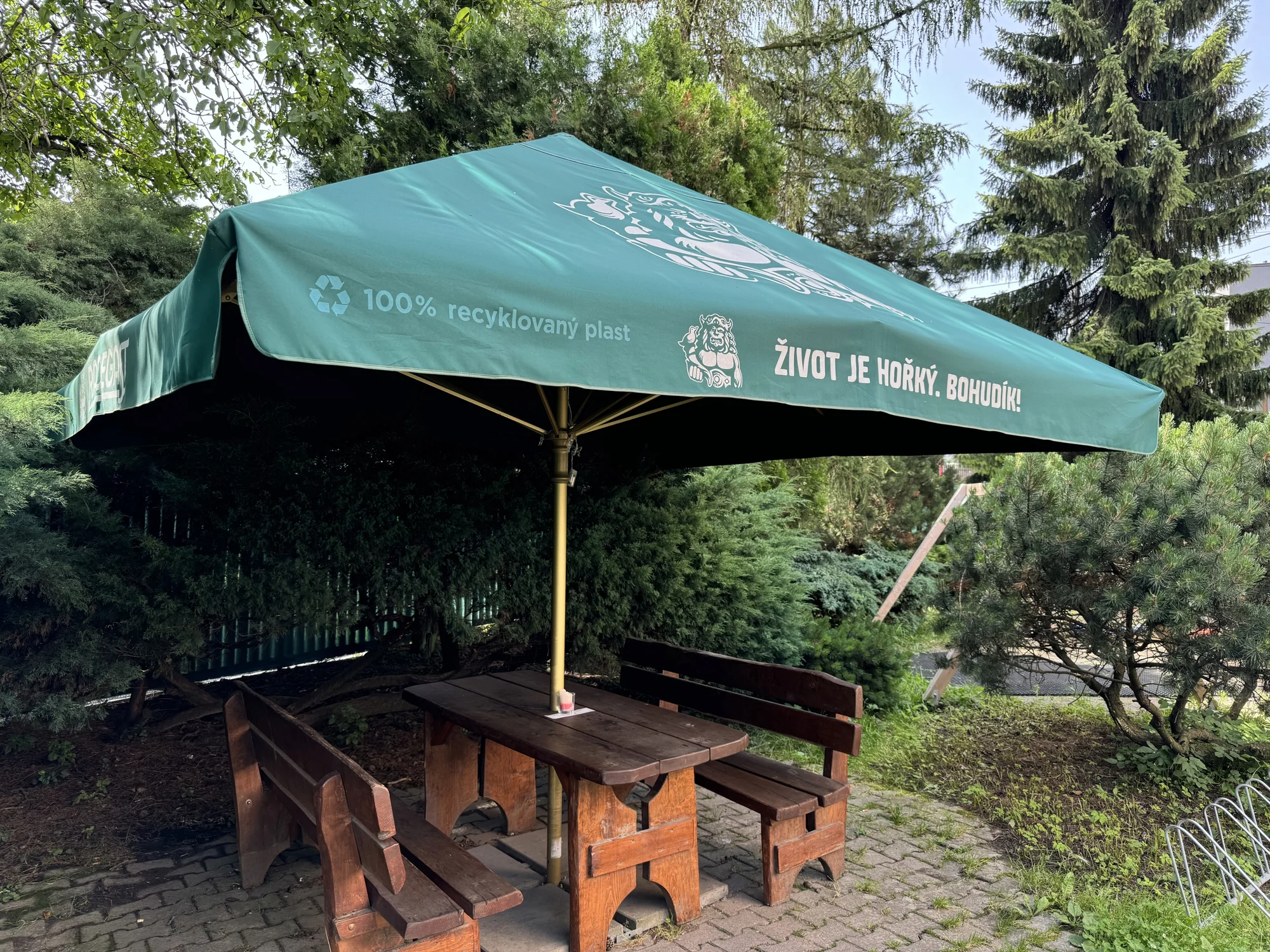 500 nebo 1000 g řízků, pečivo, zelenina, omáčky i 2 velká piva