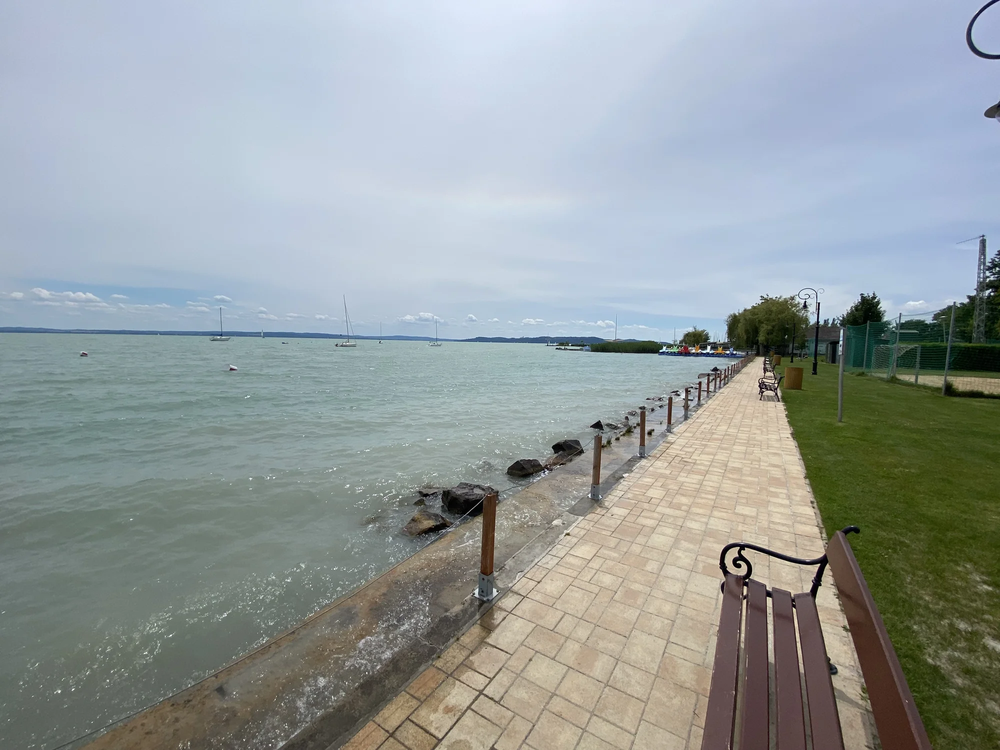 4* hotel u Balatonu se snídaní či polopenzí, bazénem a 2 dětmi do 5,9 let zdarma