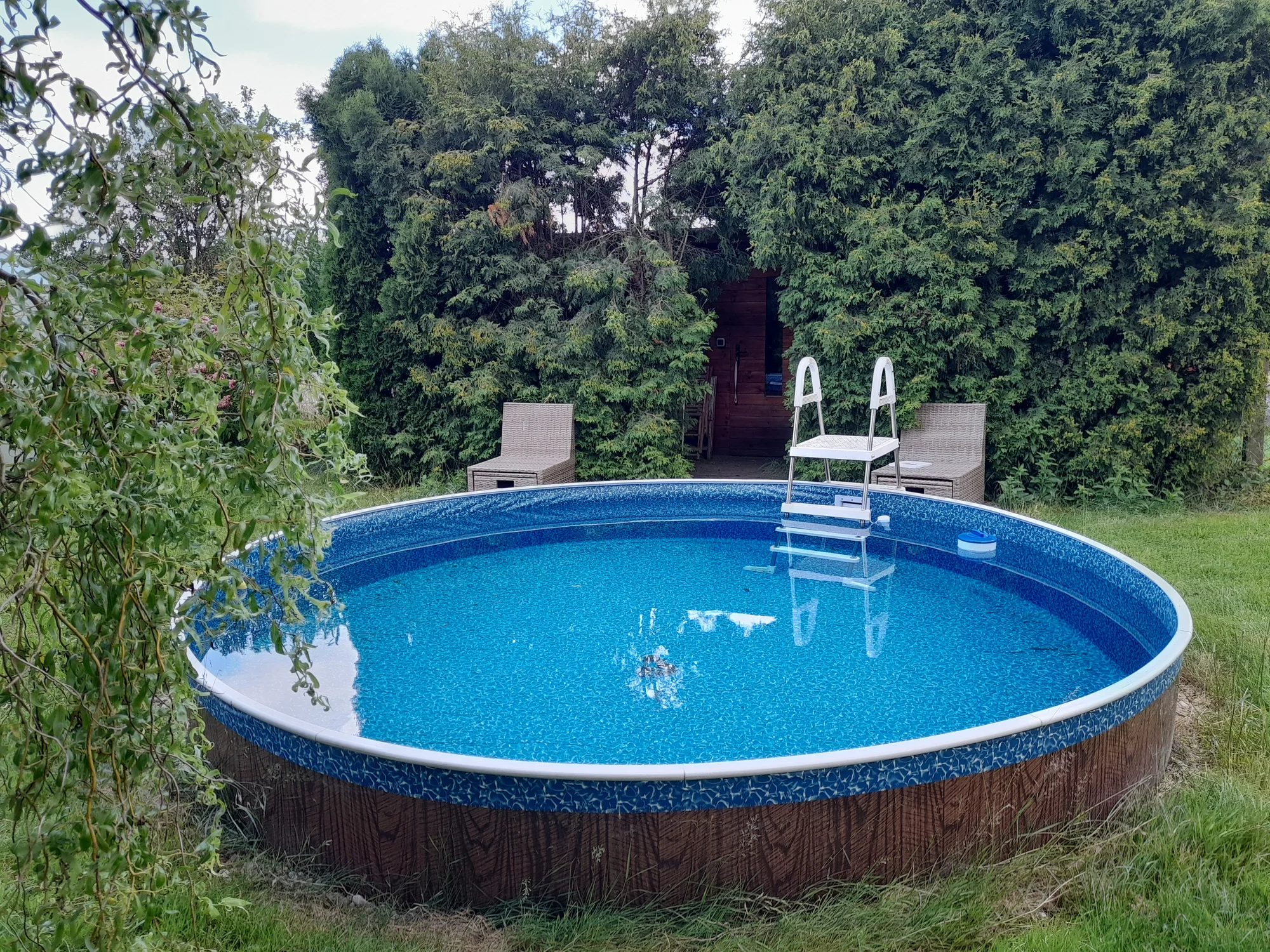 Glampingový stan na samotě u lesa: božský klid, venkovní bazén, v sousedství farma a zámek Bechyně