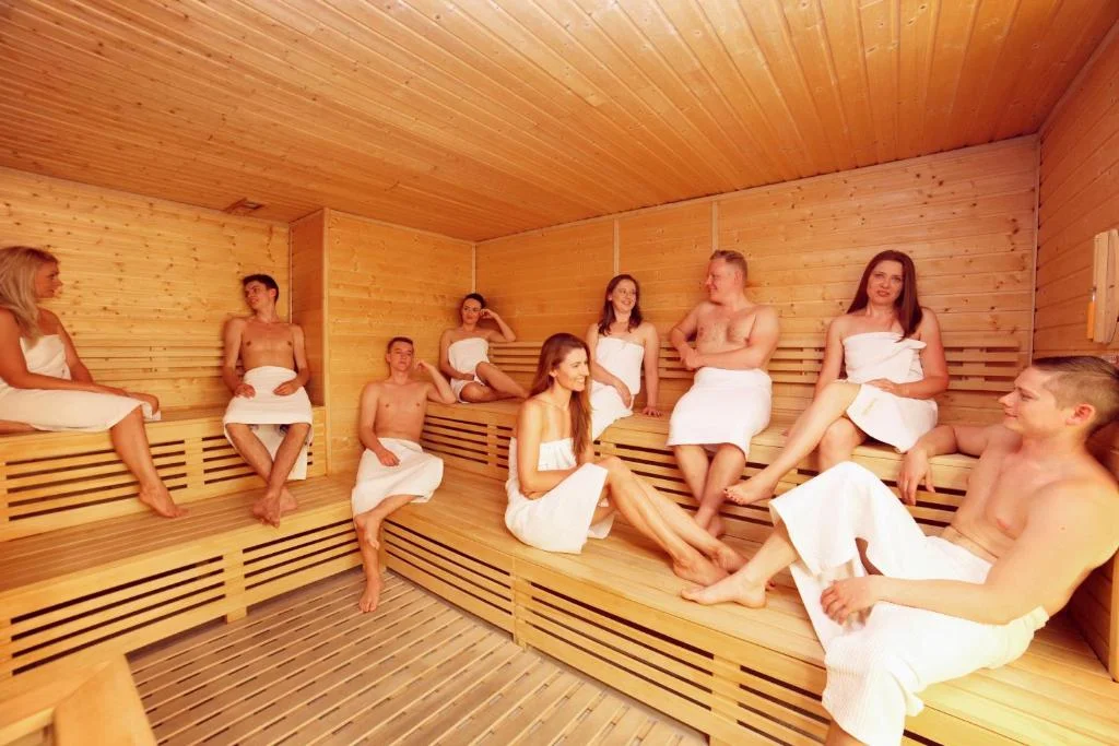 Pobyt kousek od centra Varšavy: možnost snídaní, vstup do wellness se saunami a bazénem