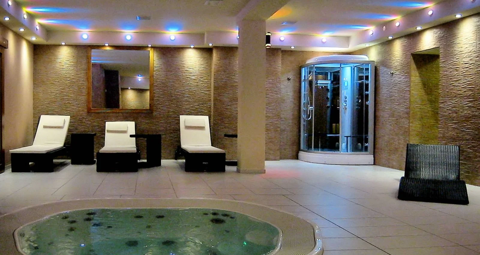 Pobyt v Karpaczi: hotel hned u známého kostela Wang, snídaně či polopenze a wellness