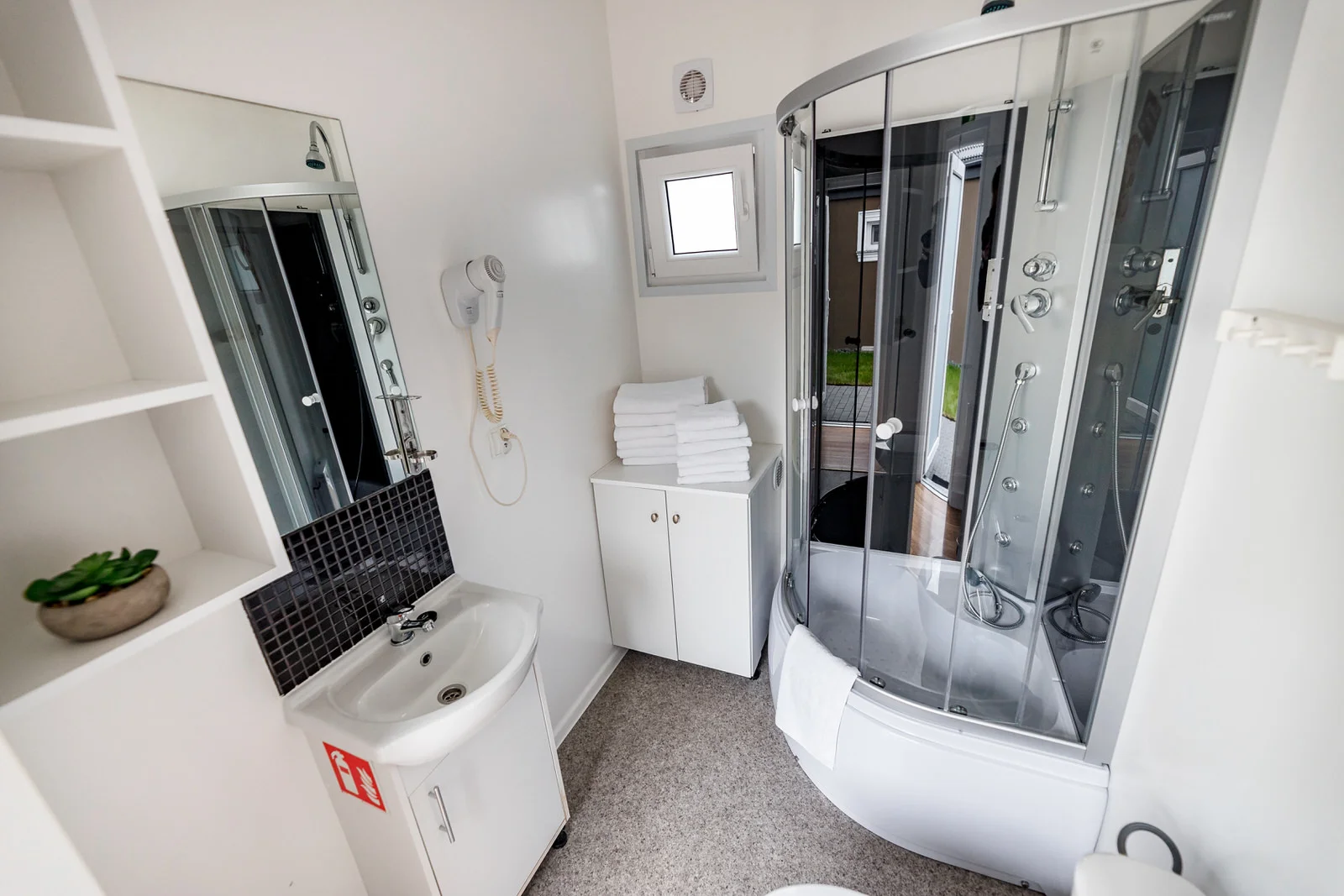 Rodinný pobyt u Energylandie: domek pro 6 osob, wellness zóna a vstup do zábavního Fantazja Parku