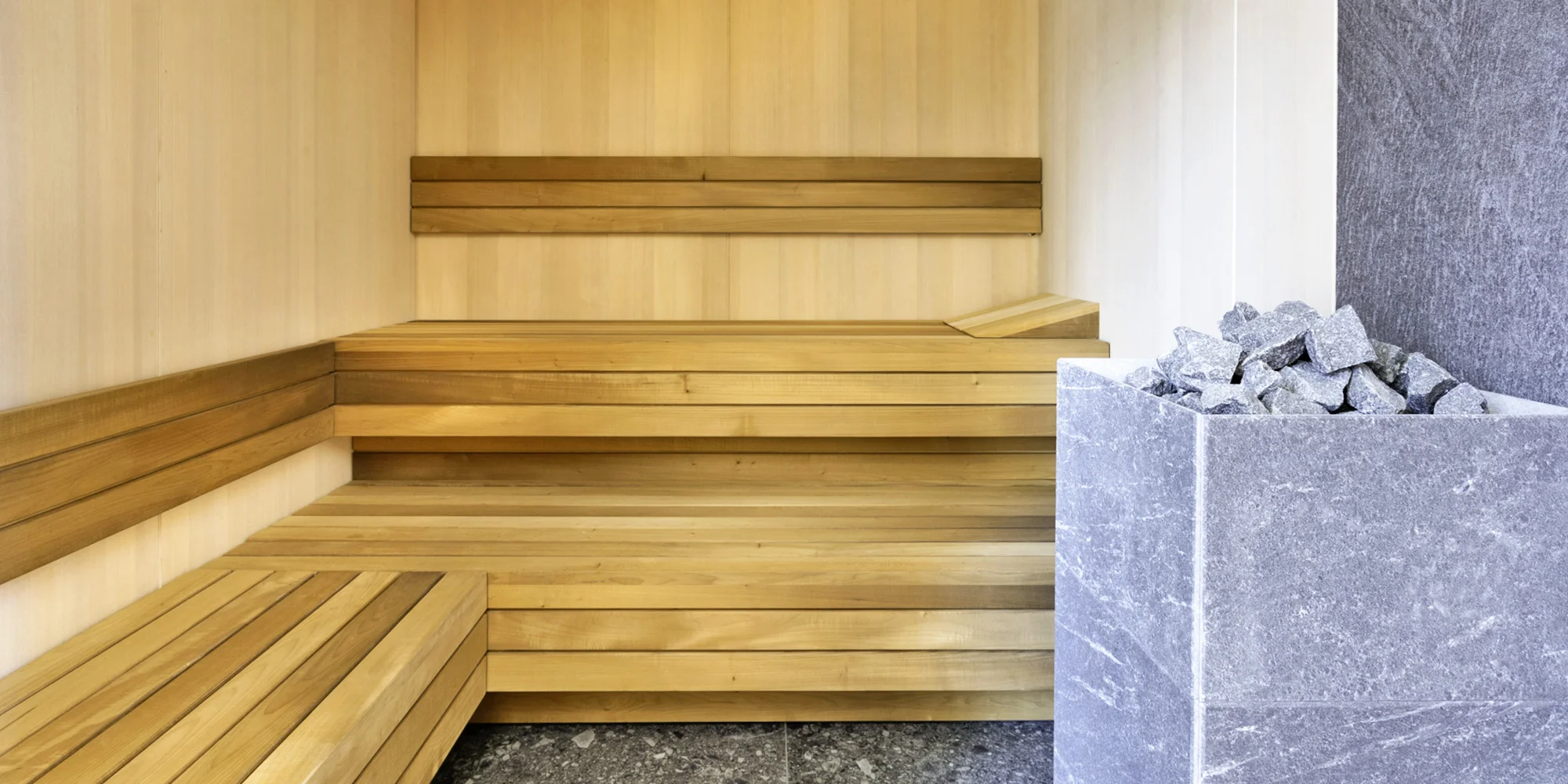 Nově postavený moderní hotel v samém centru Katovic s jídlem a saunou