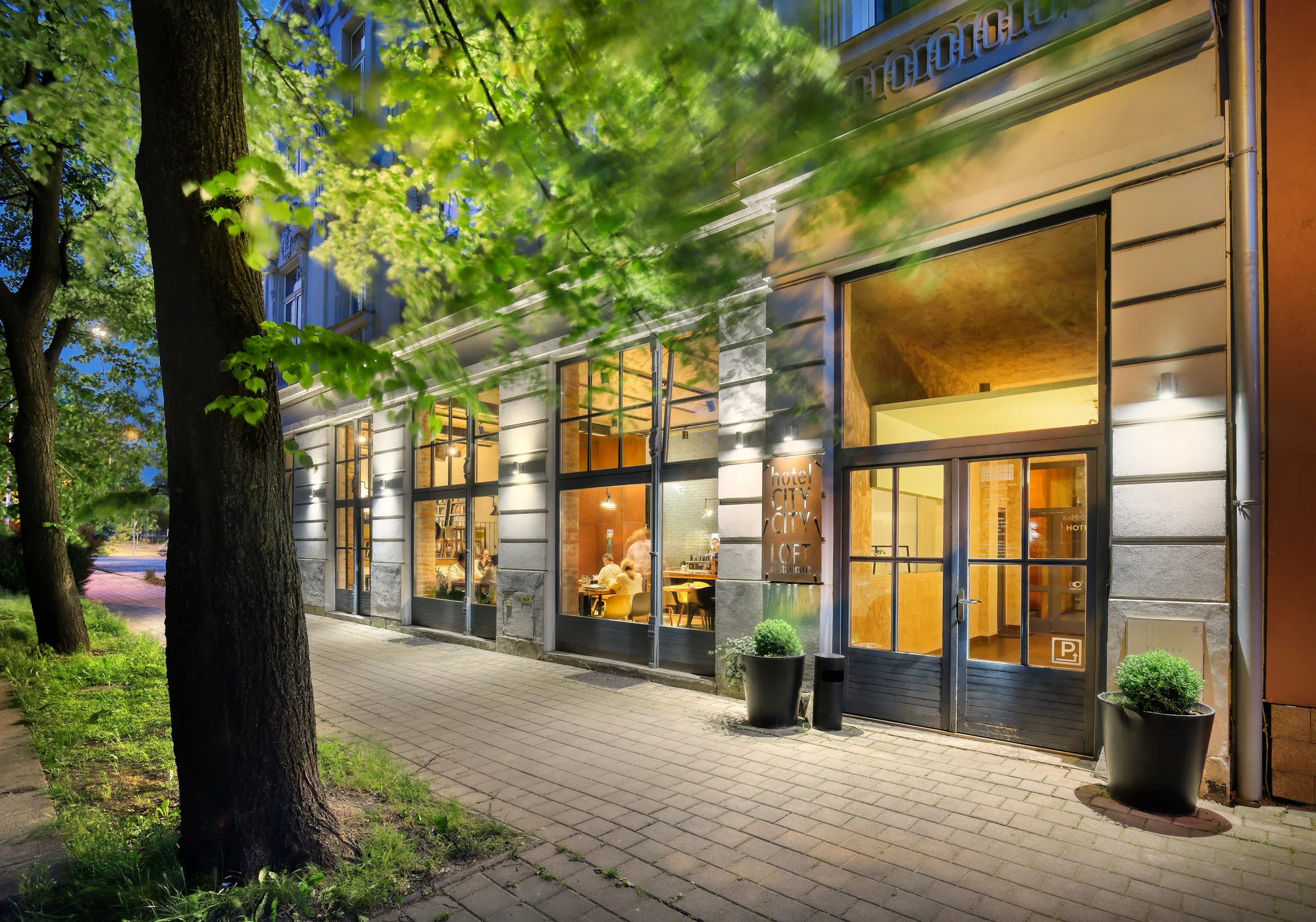 Otevřený voucher na cokoli z nabídky Hotel City City a Loft Restaurant: 500–5 000 Kč