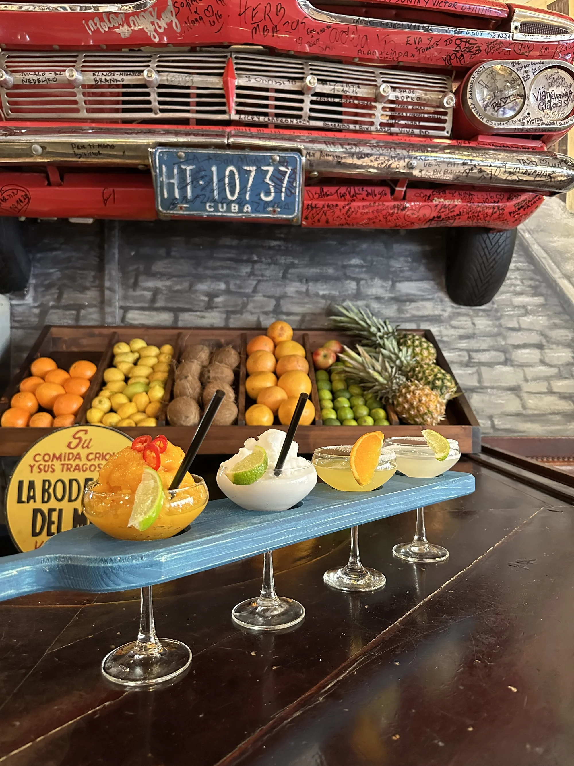 Tříchodové kubánské menu i s drinky nebo vínem podle výběru pro 2 osoby