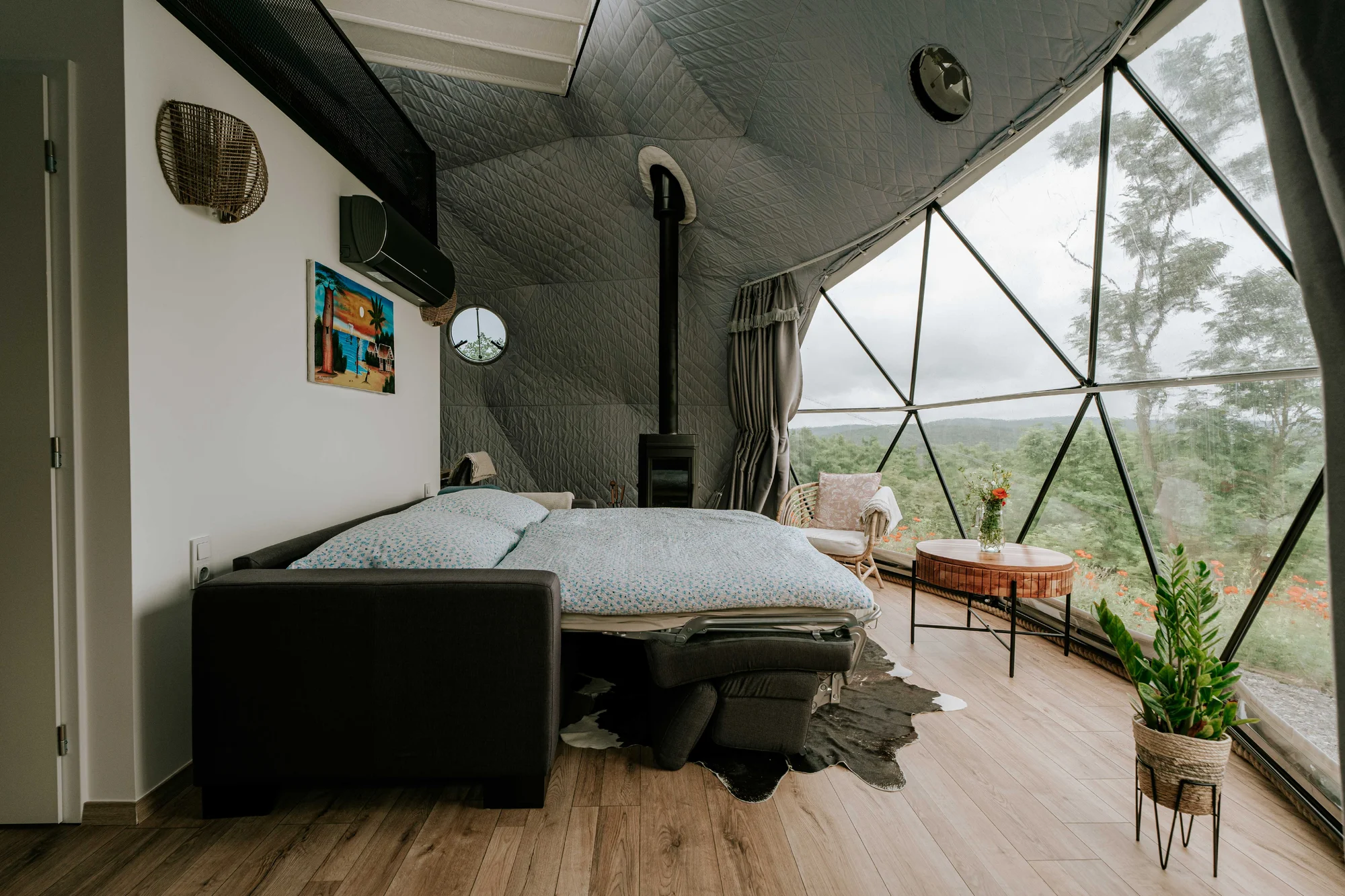 Glamping na samotě: luxusní stan s kuchyní i koupelnou a venkovní vířivka i sauna