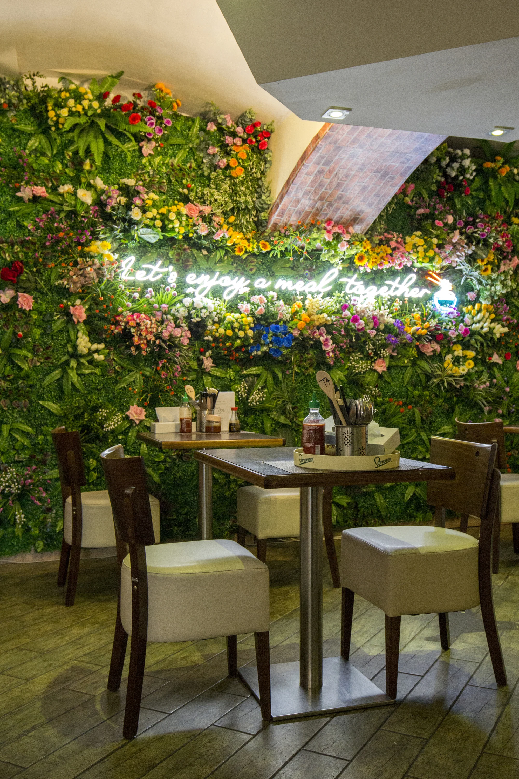 Otevřený voucher do asijské restaurace v centru Brna v hodnotě 500 až 10 000 Kč