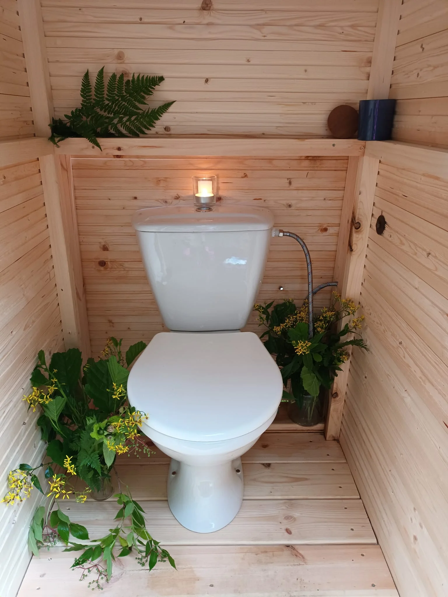 Glamping u Brd: moderní stan, vybavená kuchyň a horký sud až pro 4 osoby