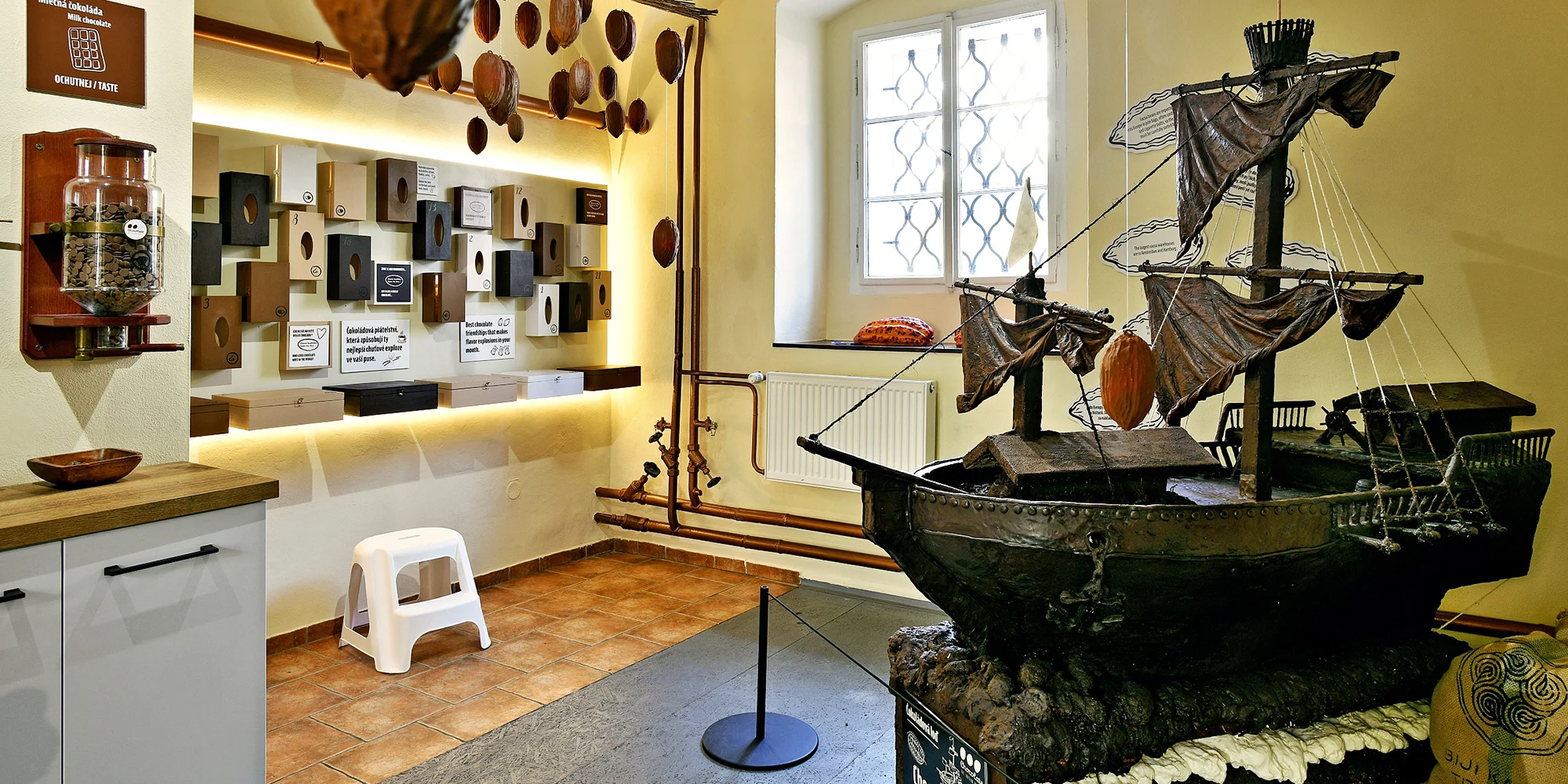 Vstup do Chocolate Art Museum i výroba pralinek a lízátek: dospělý, dítě i rodina