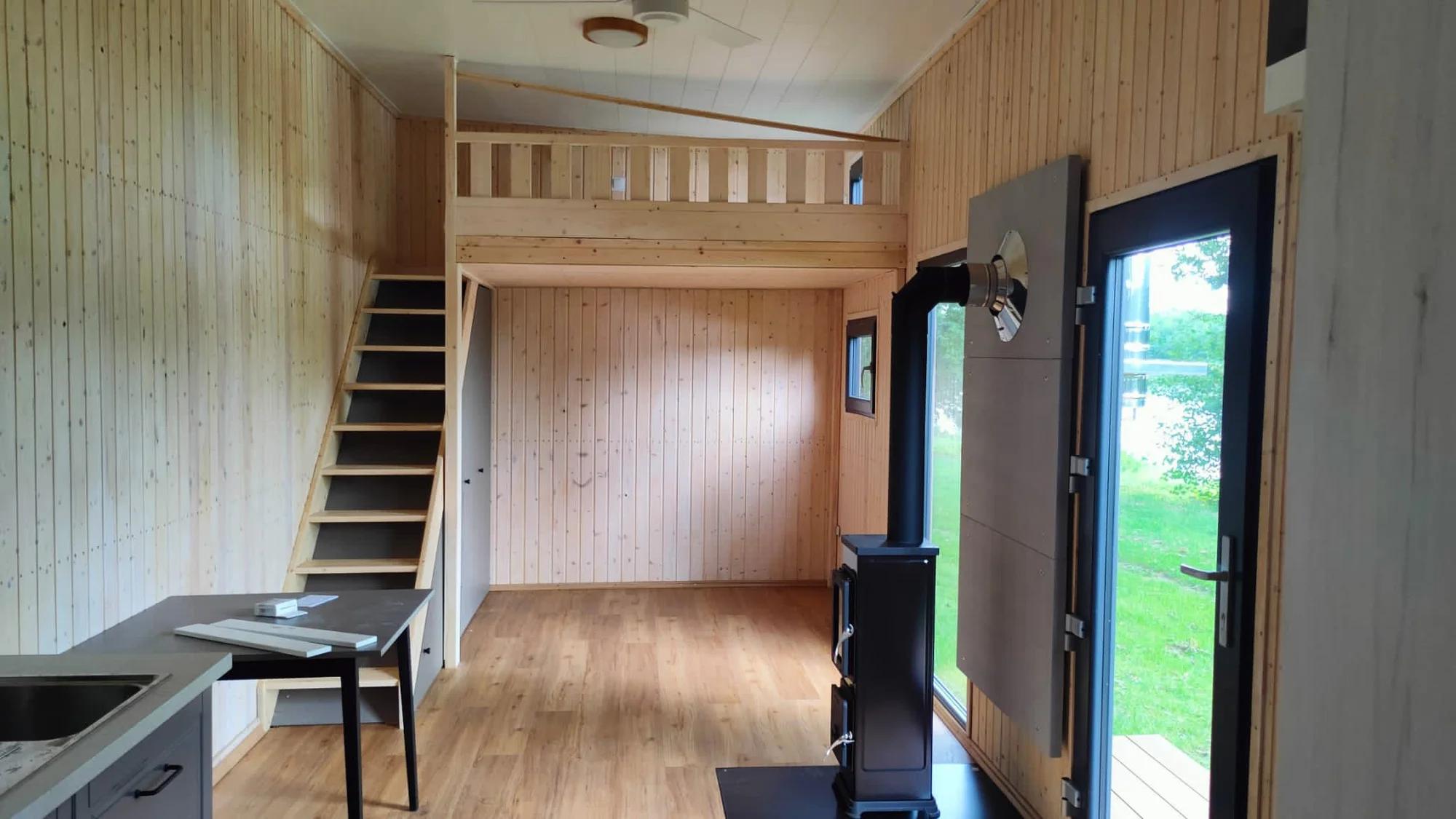 Krásný a plně vybavený tiny house na břehu Labe až pro 4 osoby