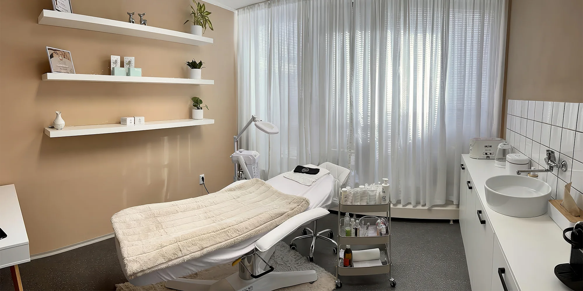 Kosmetika dle výběru: zlaté relaxační ošetření i mezoterapie