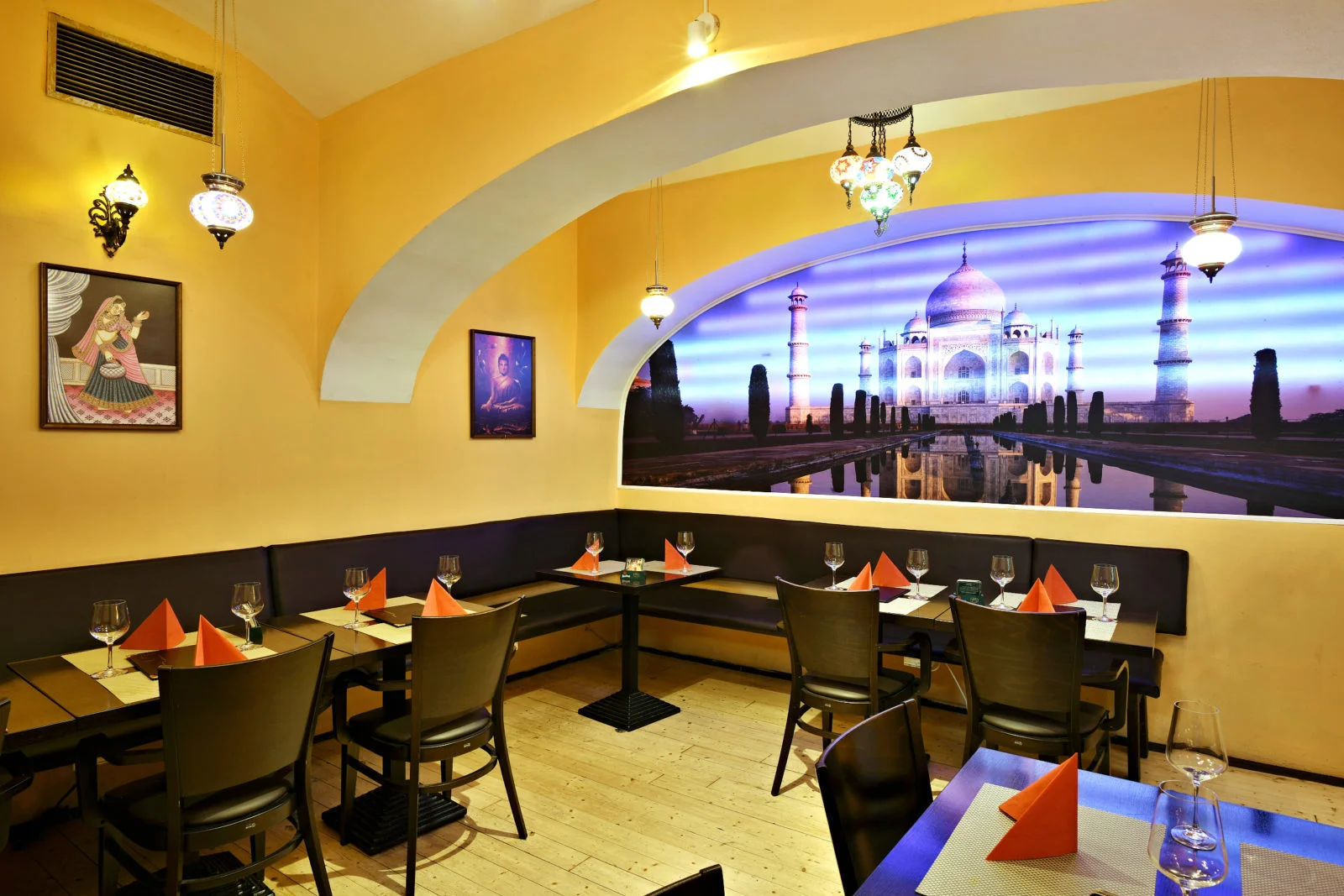 Vůně Indie: otevřené vouchery v hodnotě 500, 750, 1000 a 1500 Kč do restaurace Mala India