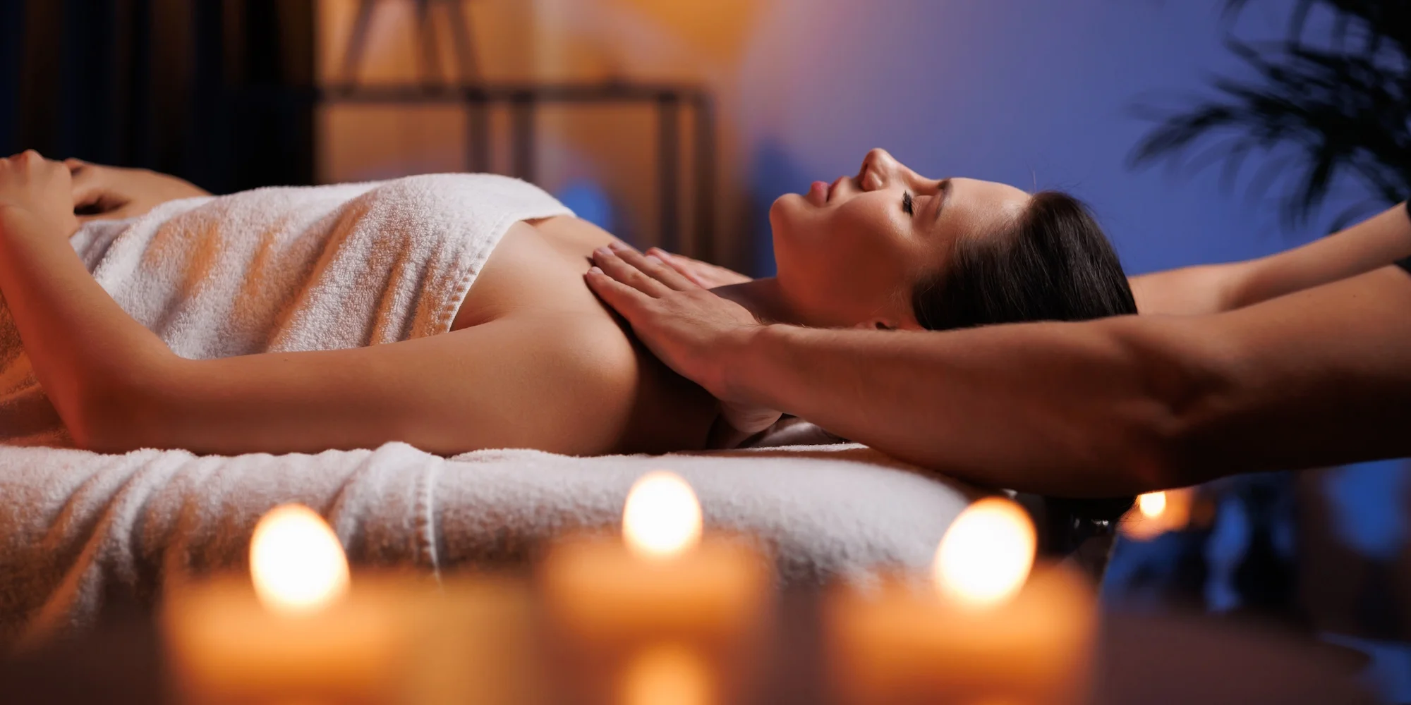 Letní relaxační rituály: masáž s peelingem i zábal