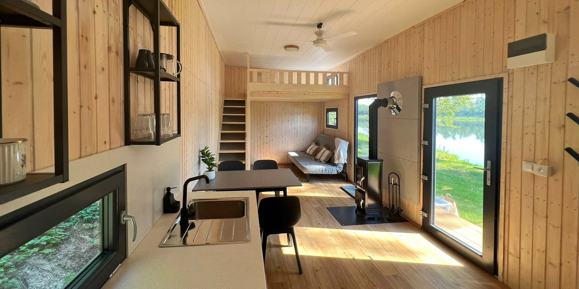 Krásný a plně vybavený tiny house na břehu Labe až pro 4 osoby