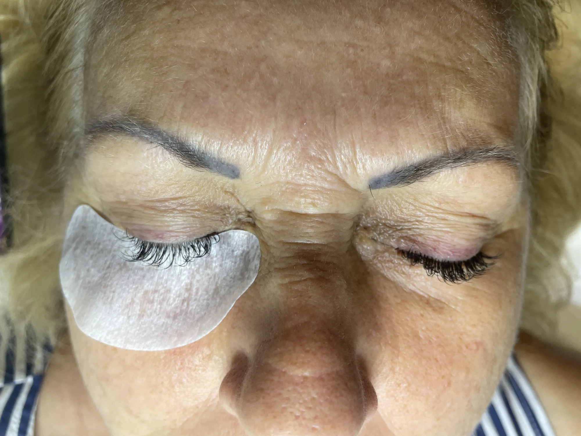 Laminace obočí, lash lifting či prodloužení řas metodou řasa na řasu