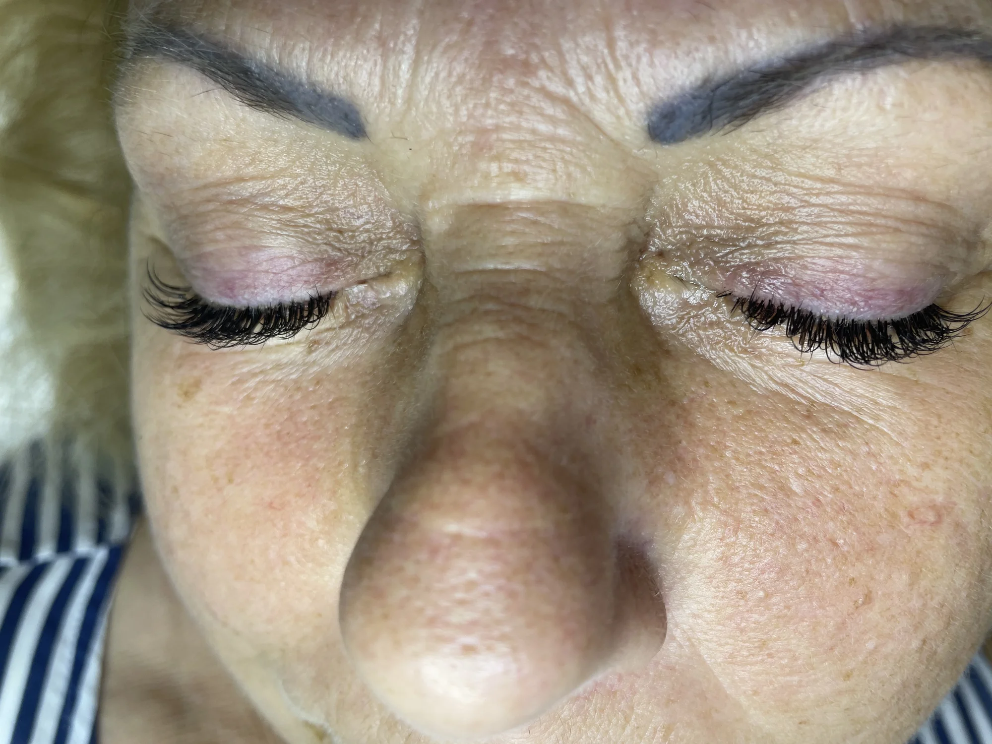 Laminace obočí, lash lifting či prodloužení řas metodou řasa na řasu