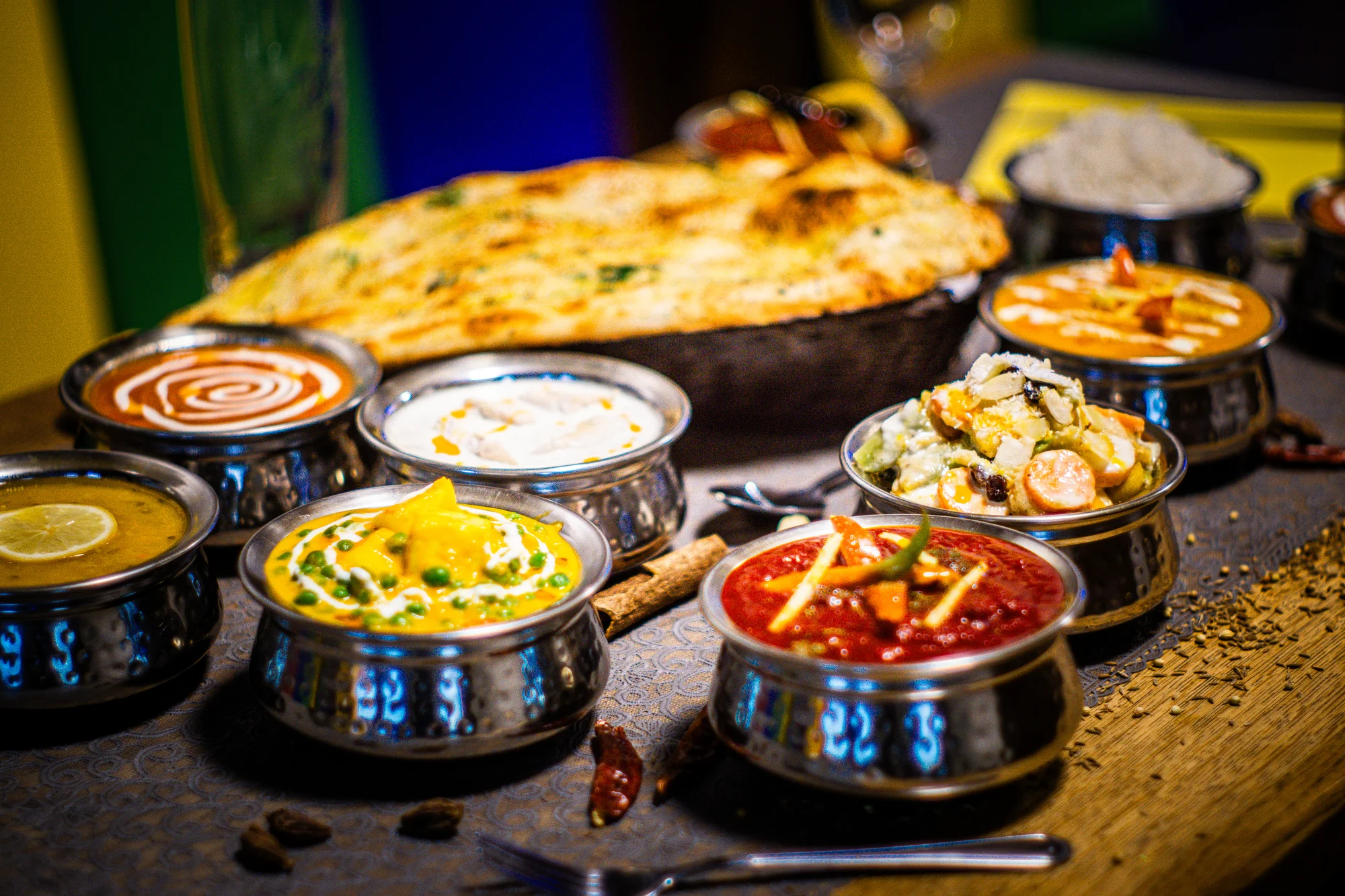 500–2 000 Kč na cokoliv v indické restauraci Pak Indian Masala