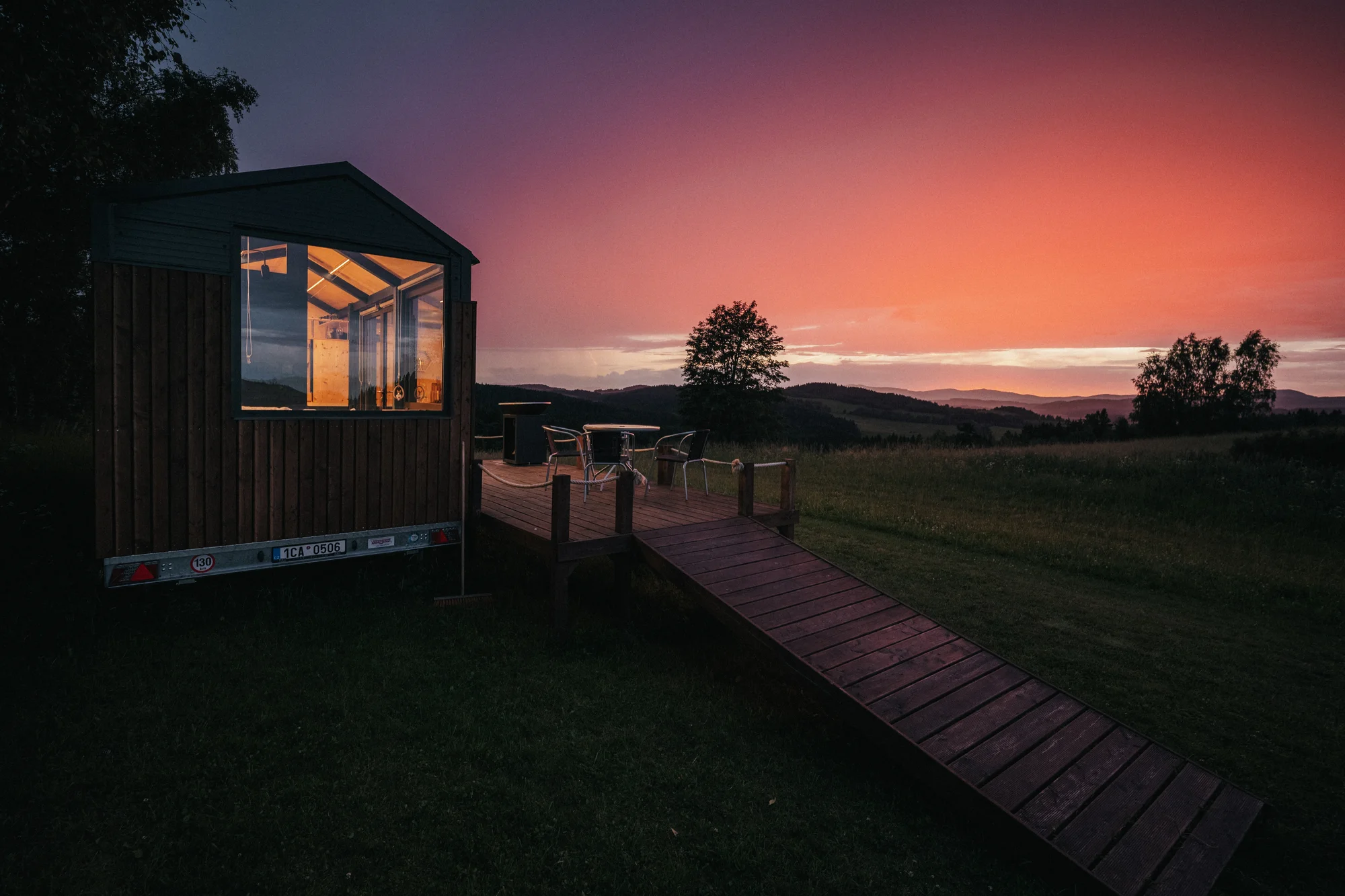 Tiny House Louis na Lipensku: skvělé vybavení včetně kuchyně a koupelny, překrásný výhled