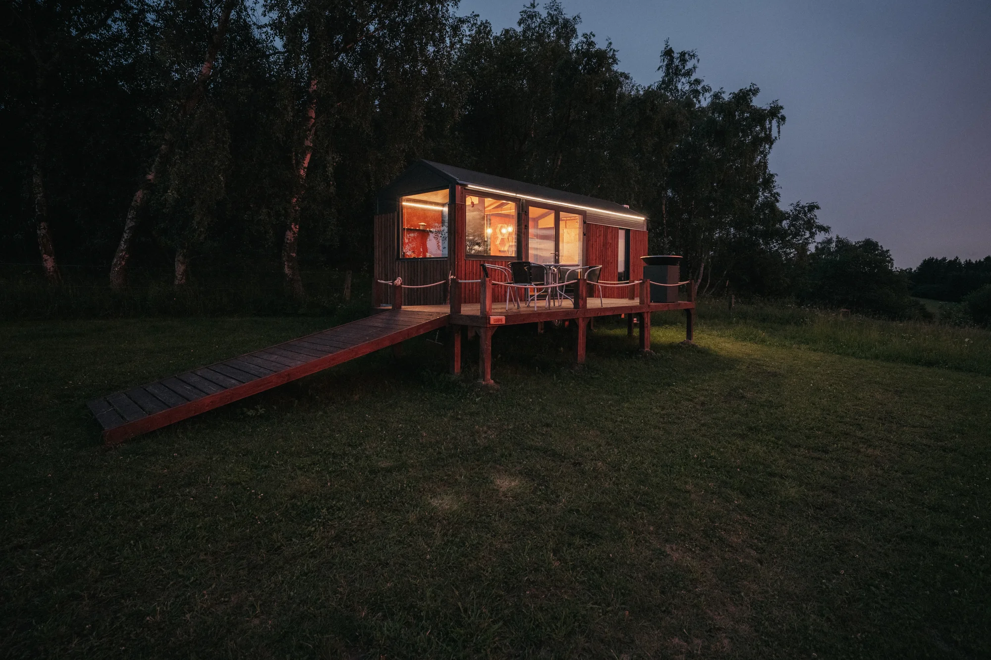 Tiny House Louis na Lipensku: skvělé vybavení včetně kuchyně a koupelny, překrásný výhled