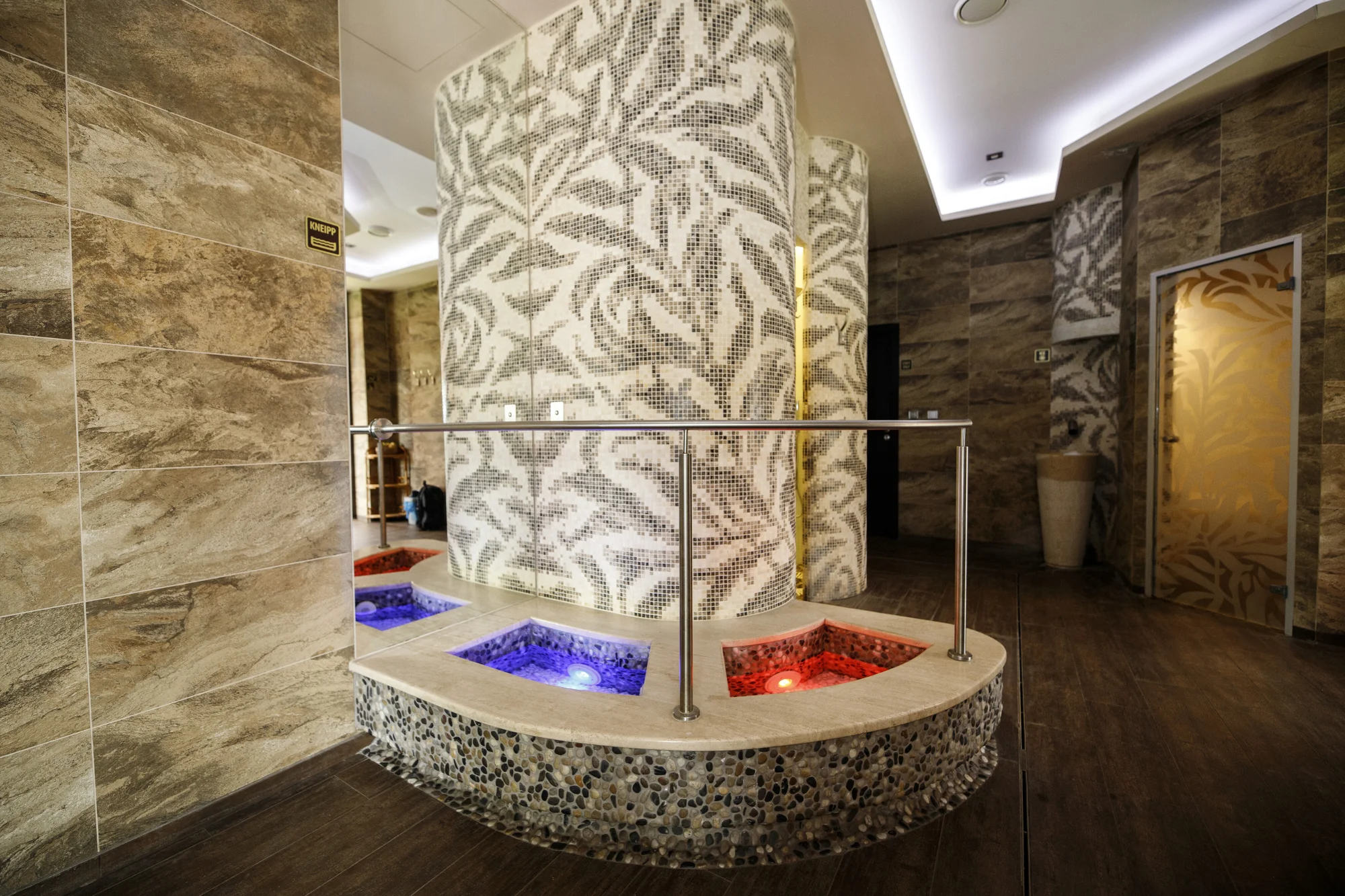 4* Resort Johanka či treehouse na Vysočině: polopenze, vířivka, sauna a dřevěné sudy