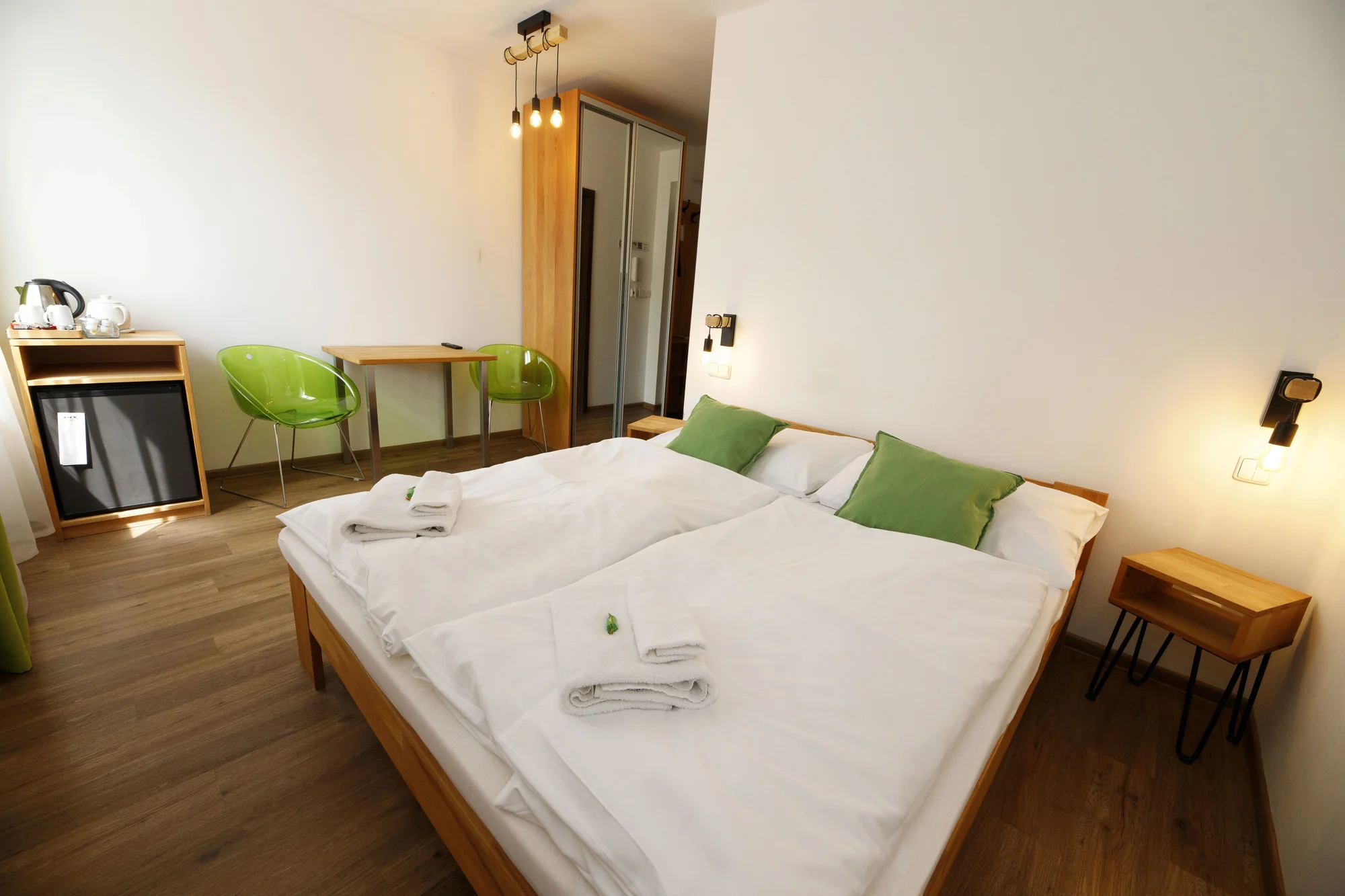 Aktivní odpočinek v moderním hotelu v Krkonoších: snídaně či polopenze, koloběžky i vstup do lanového parku