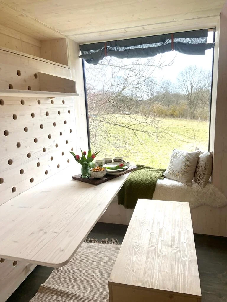 Romantický pobyt v posedu včetně snídaně: výhled na jabloně nebo levandulové pole