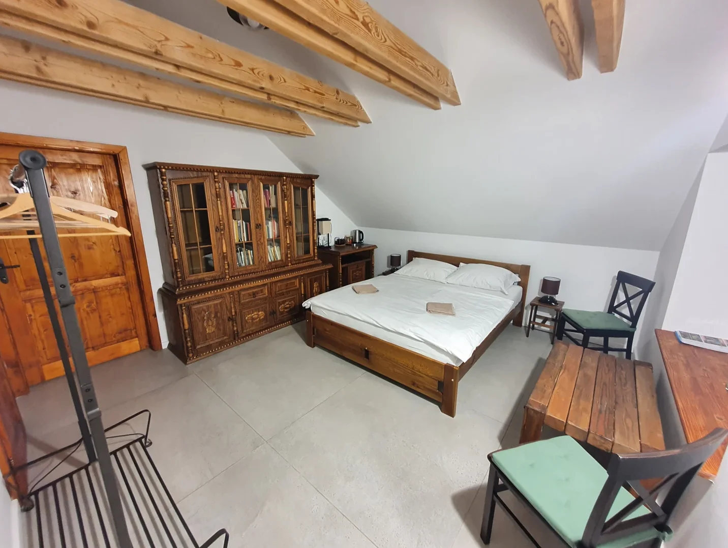 Apartmán nebo pokoj na farmě na západním Slovensku: zvířata, privátní wellness a snídaně