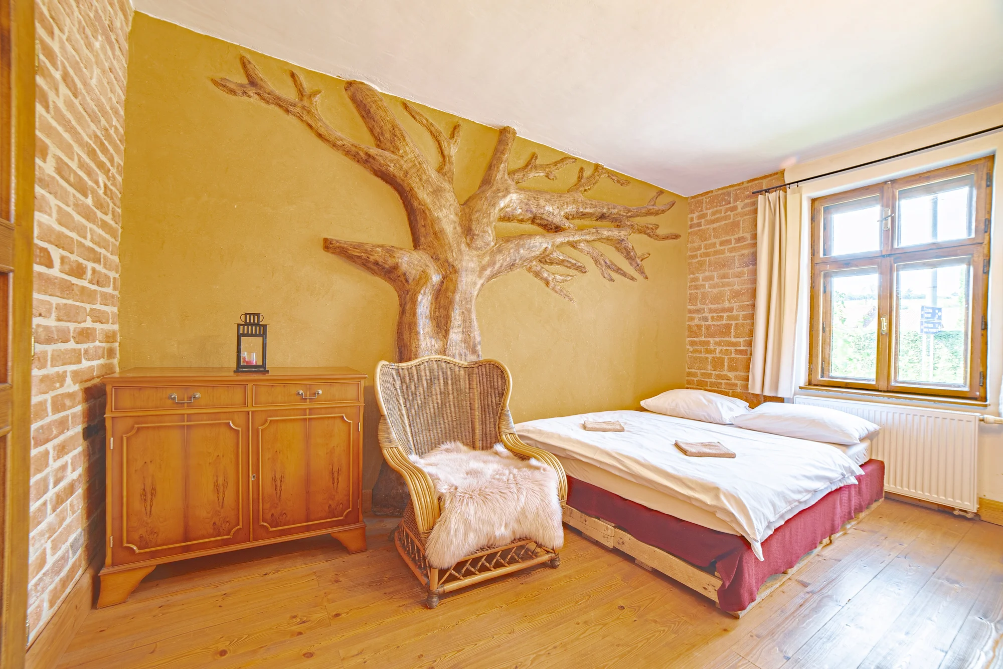 Apartmán nebo pokoj na farmě na západním Slovensku: zvířata, privátní wellness a snídaně