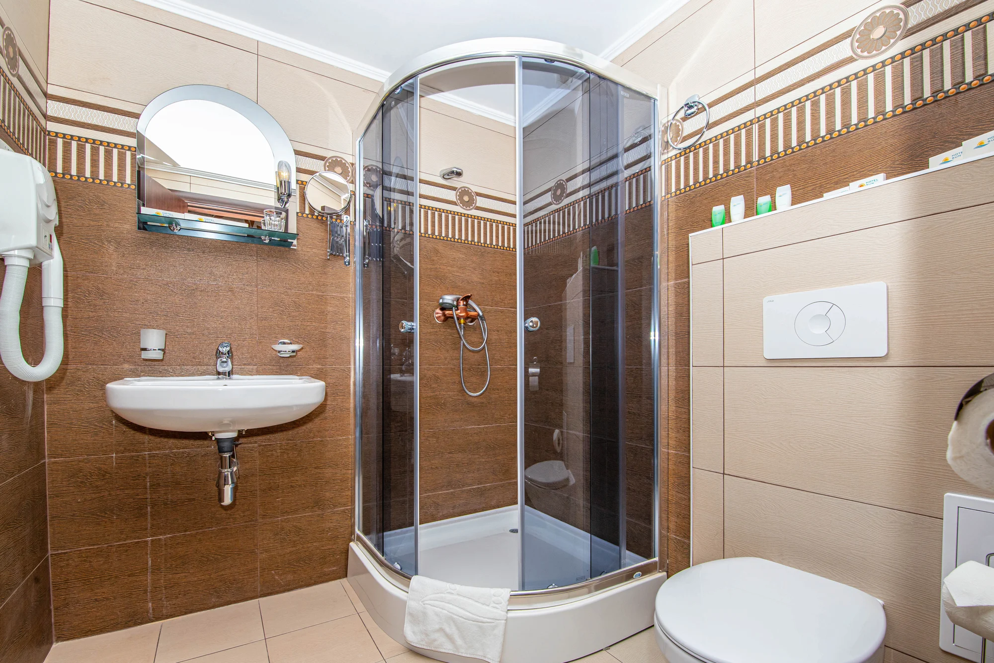 Pobyt u Slunečných jezer s polopenzí, wellness i vstupem do aquaparku