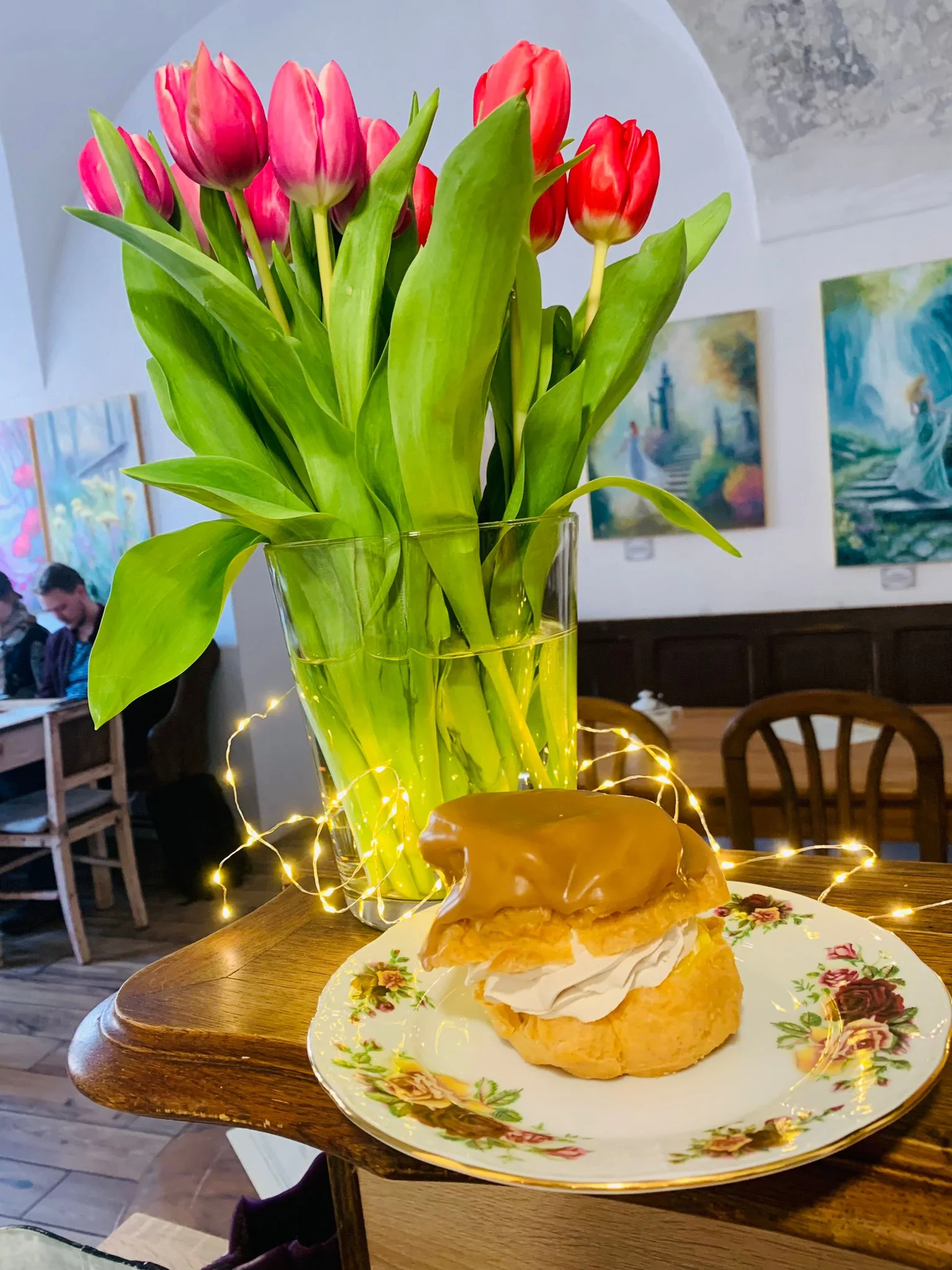 Káva podle výběru a dort pro 1 či 2 osoby v útulné kavárně Café 1516