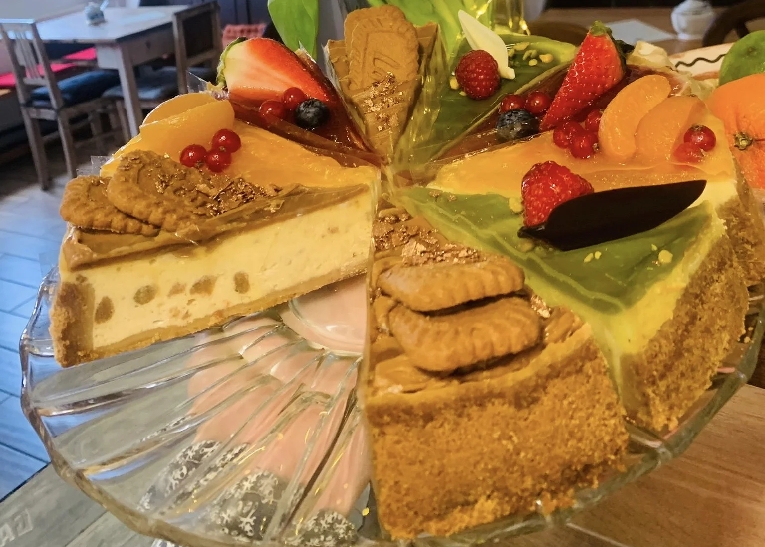 Káva podle výběru a dort pro 1 či 2 osoby v útulné kavárně Café 1516