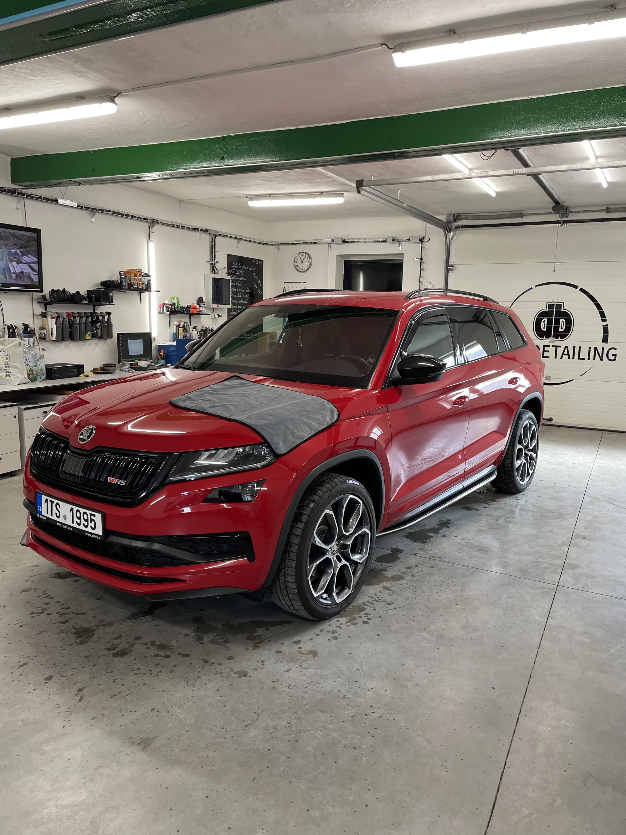 Ozonové čištění vozu, detailing s impregnací a voskem i keramický povlak laku