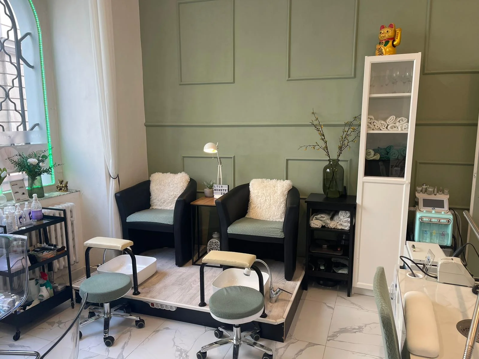 Péče o ruce i nohy: základní manikúra nebo pedikúra, nové gelové nehty i Shellac či gel lak