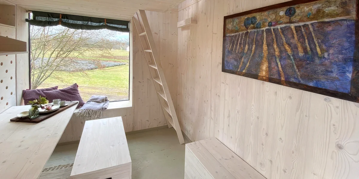 Romantický pobyt v posedu včetně snídaně: výhled na jabloně nebo levandulové pole