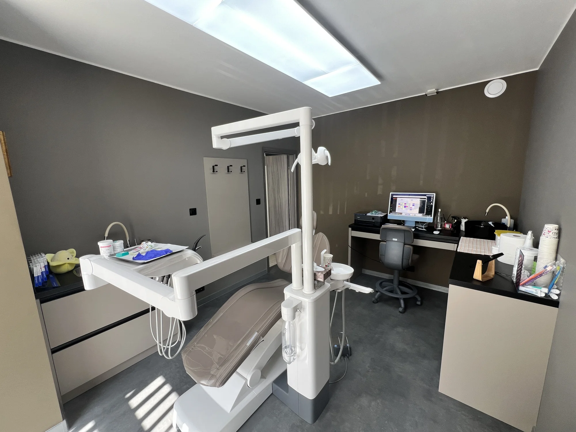 Důkladná péče o váš chrup: dentální hygiena i s Air-Flow pro dospělé