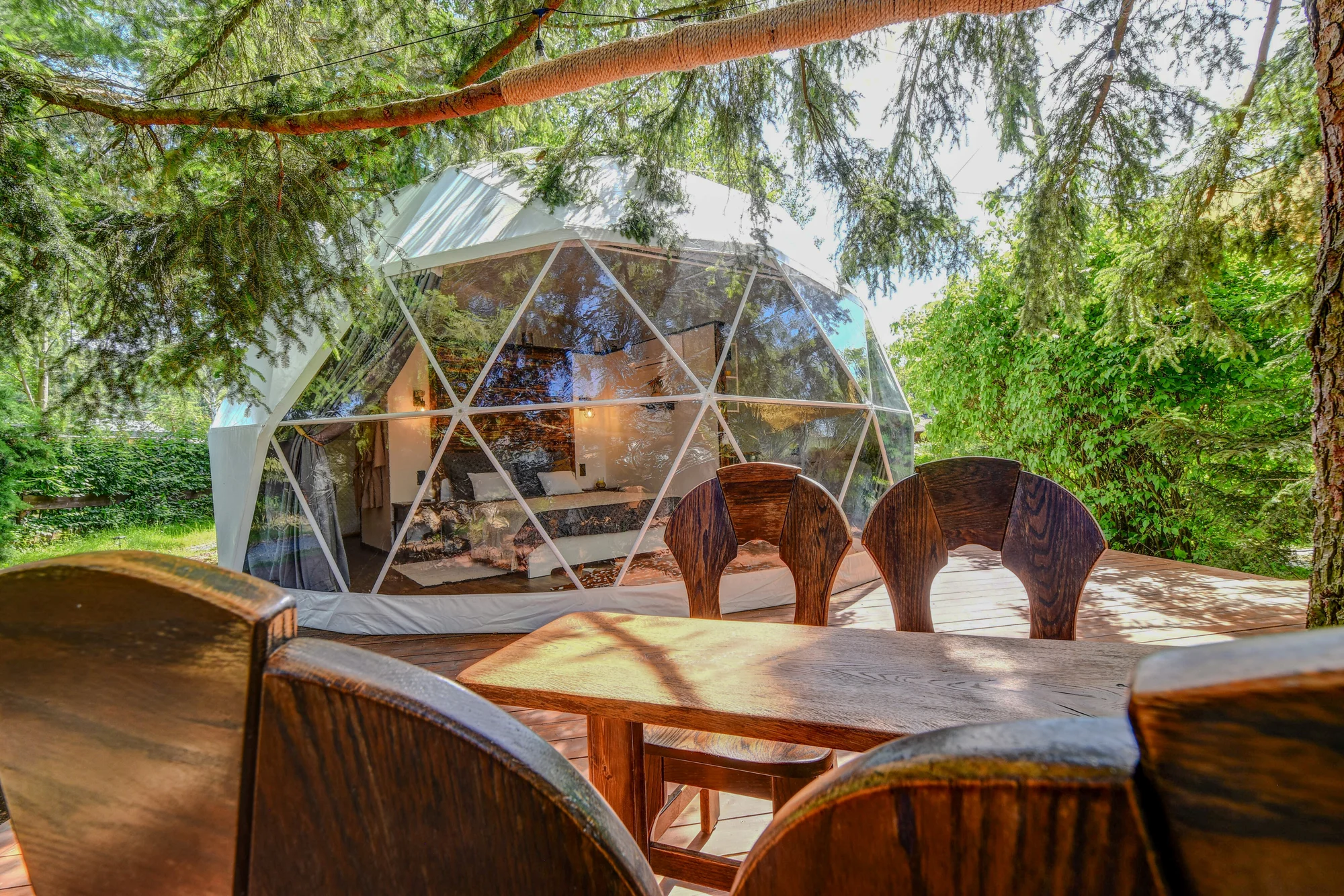 Glamping u pláže na Slapech: snídaně i privátní vířivka a venkovní sauna